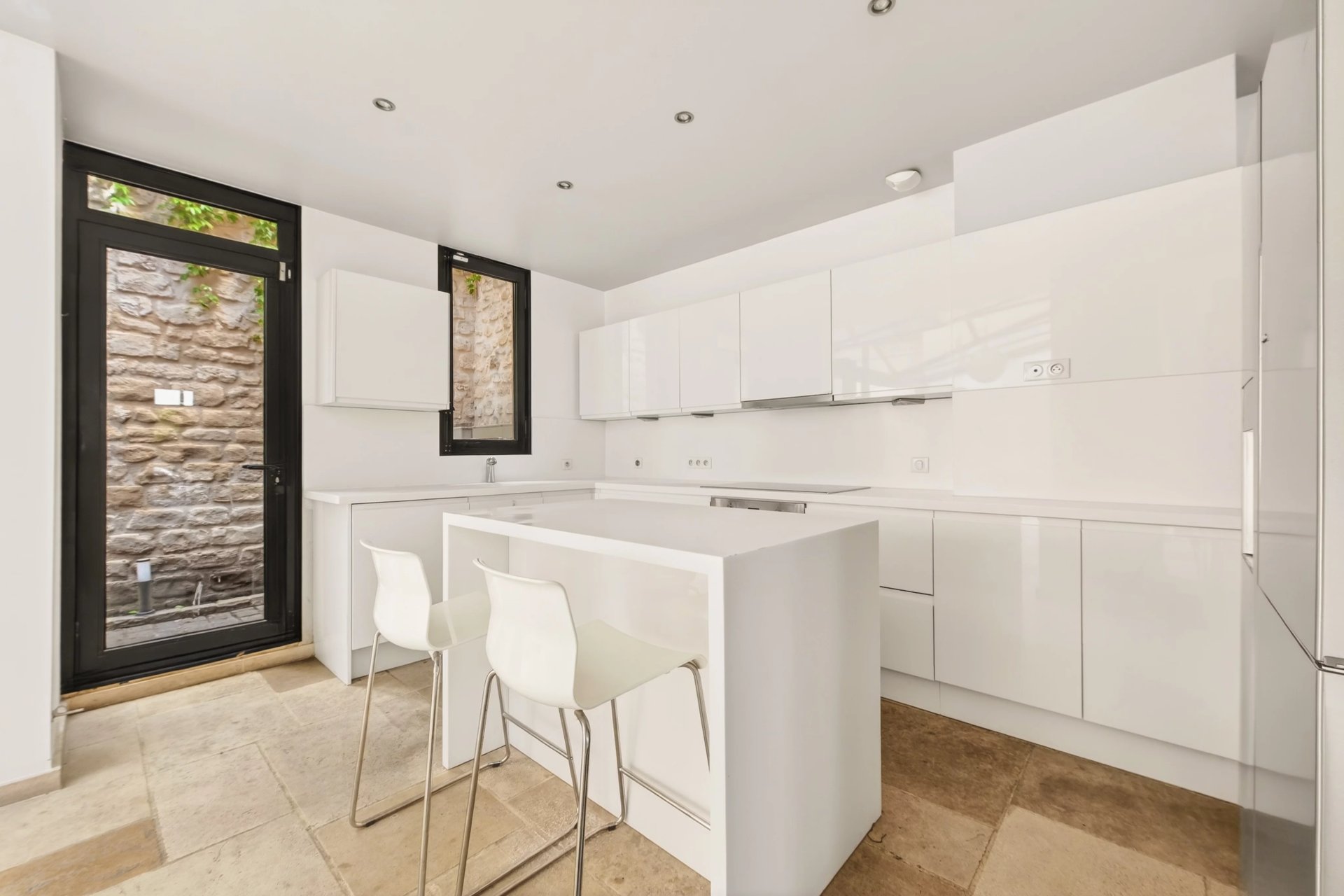 4 Bedroom Villa/Townhouse's Image 6