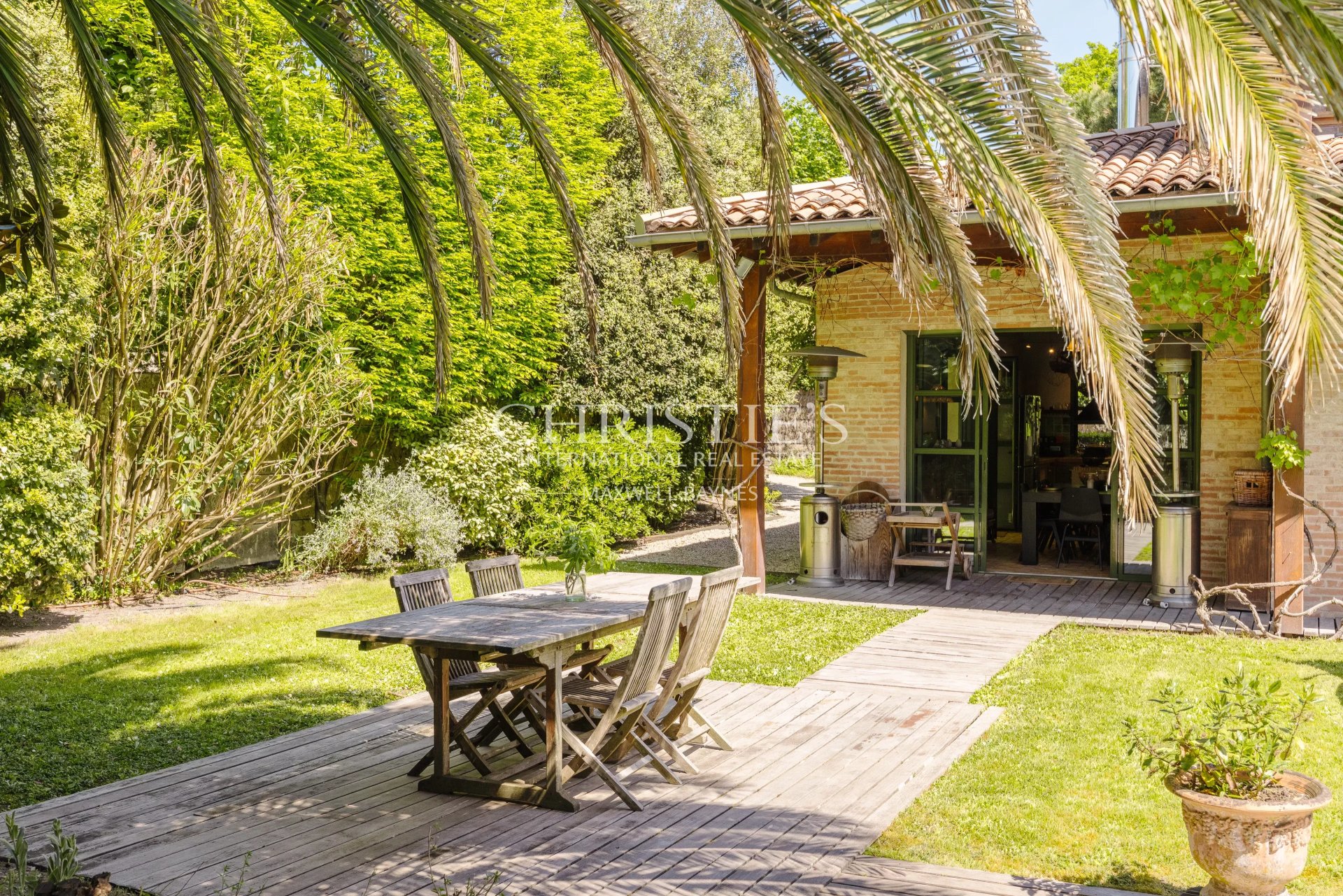 5 Bedroom Villa/Townhouse's Image 22