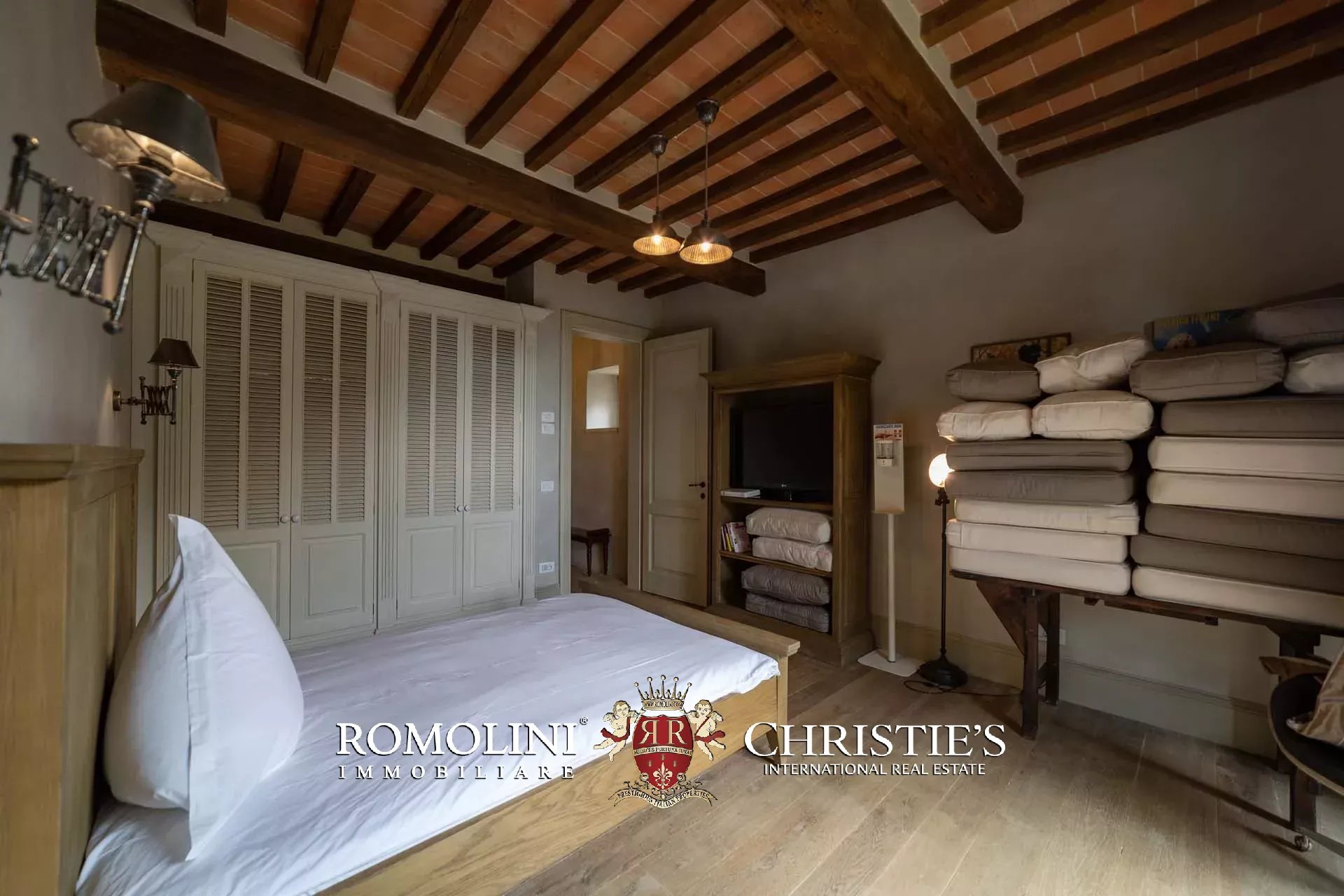 17 Bedroom Villa/Townhouse's Image 113