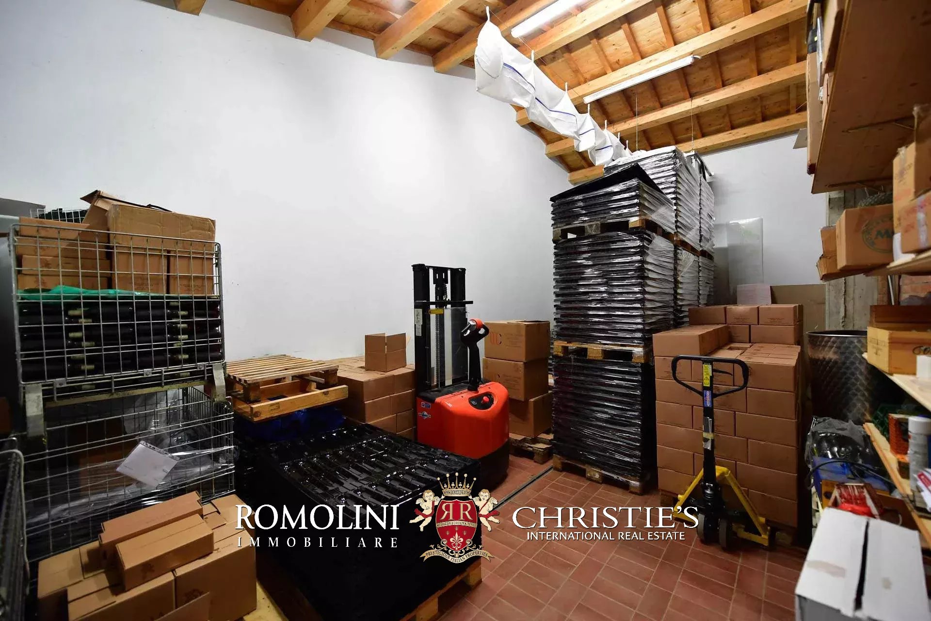3 Bedroom Vineyard's Image 13