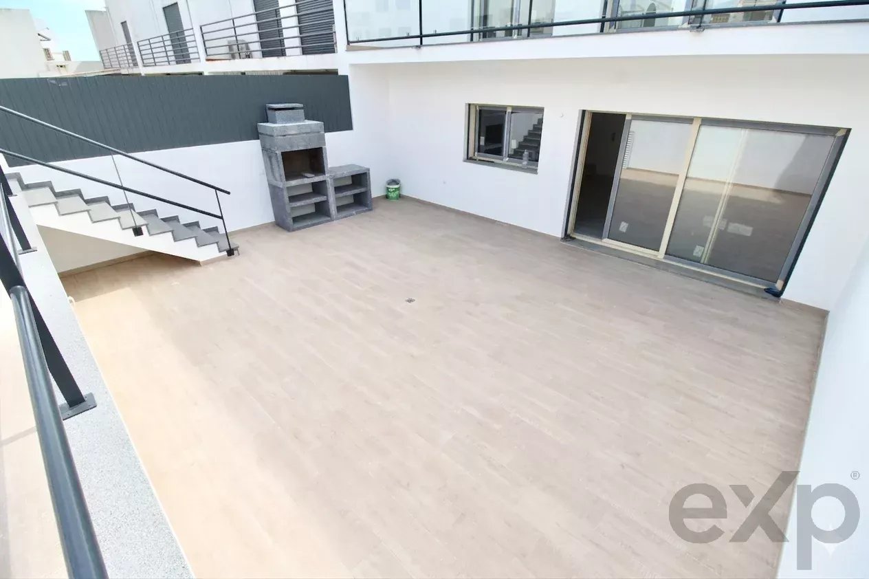 Luxurious V3 + 1 Villa with Salt Water Pool 86869753 image 3