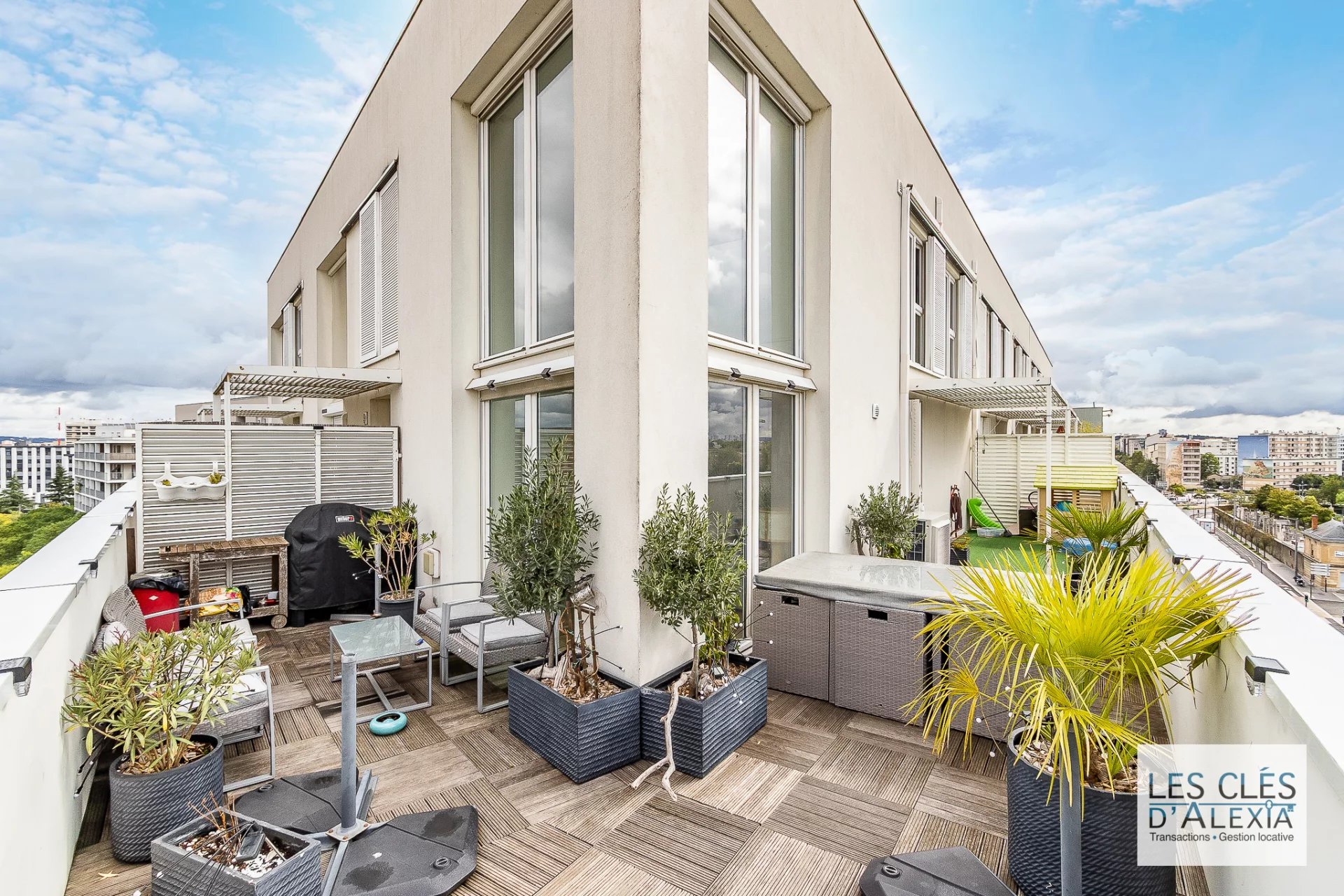 T4 en duplex dernière étage avec terrasse de 40m2