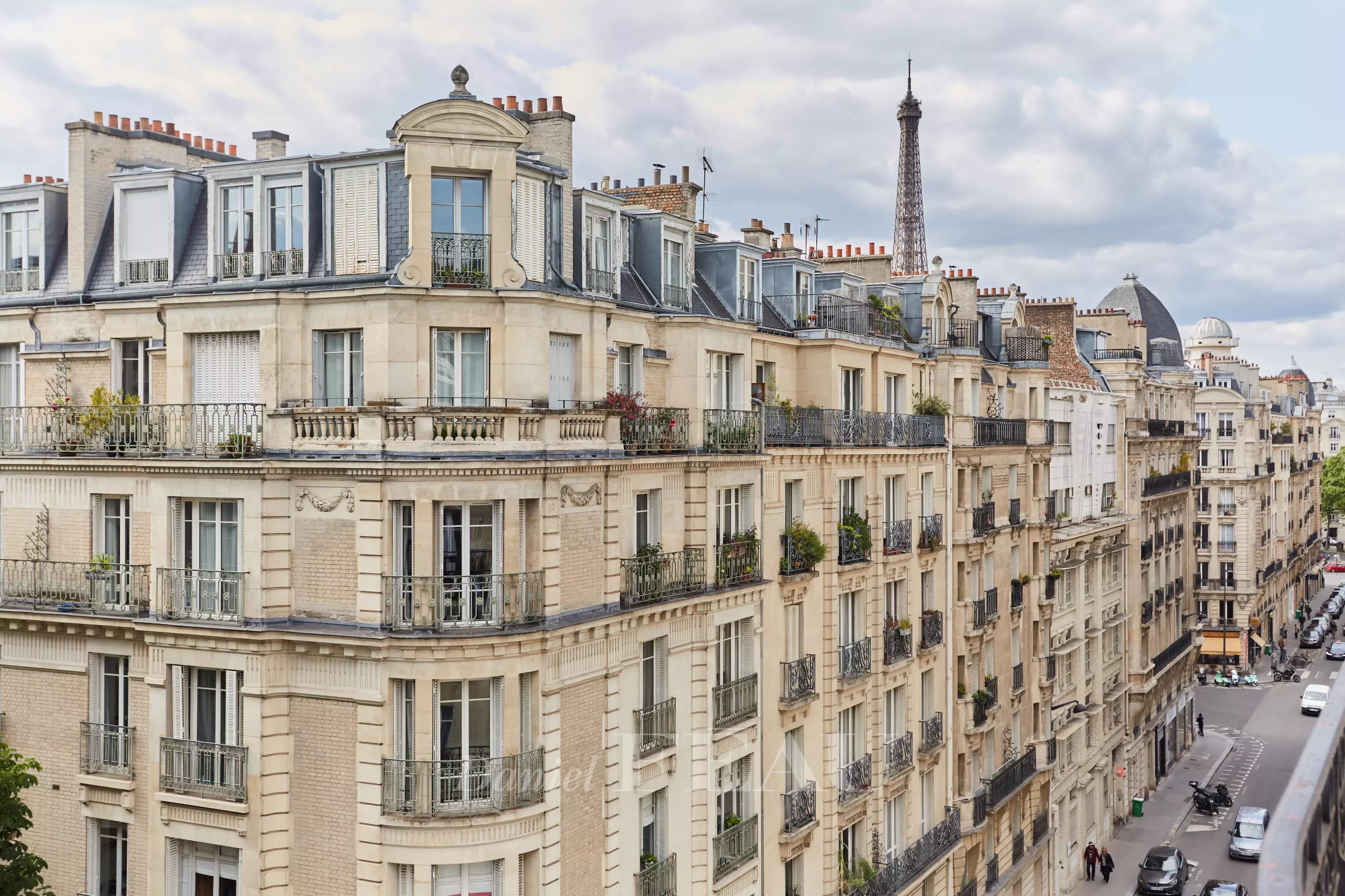 Sale Apartment Paris 15th