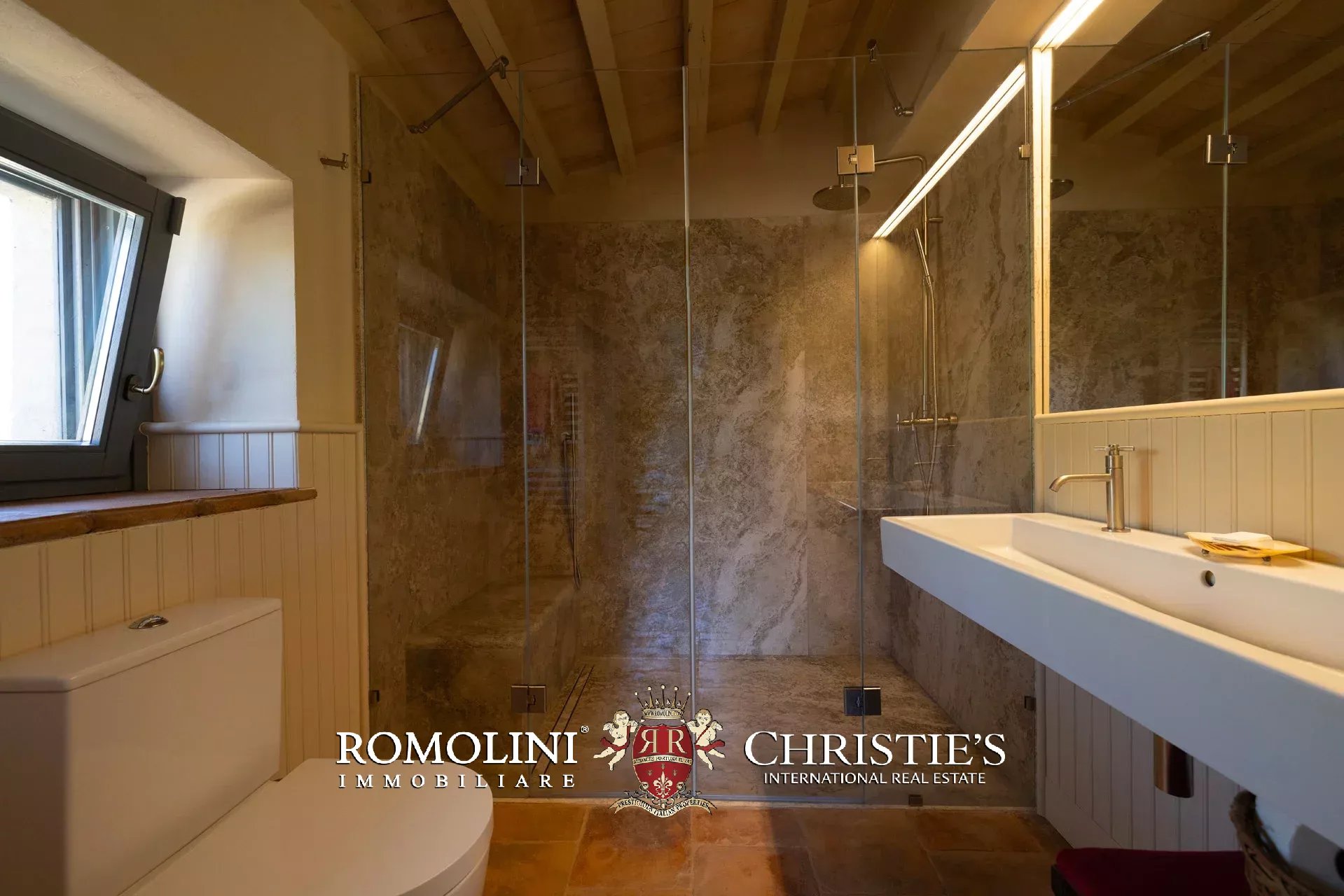 6 Bedroom Villa/Townhouse's Image 90