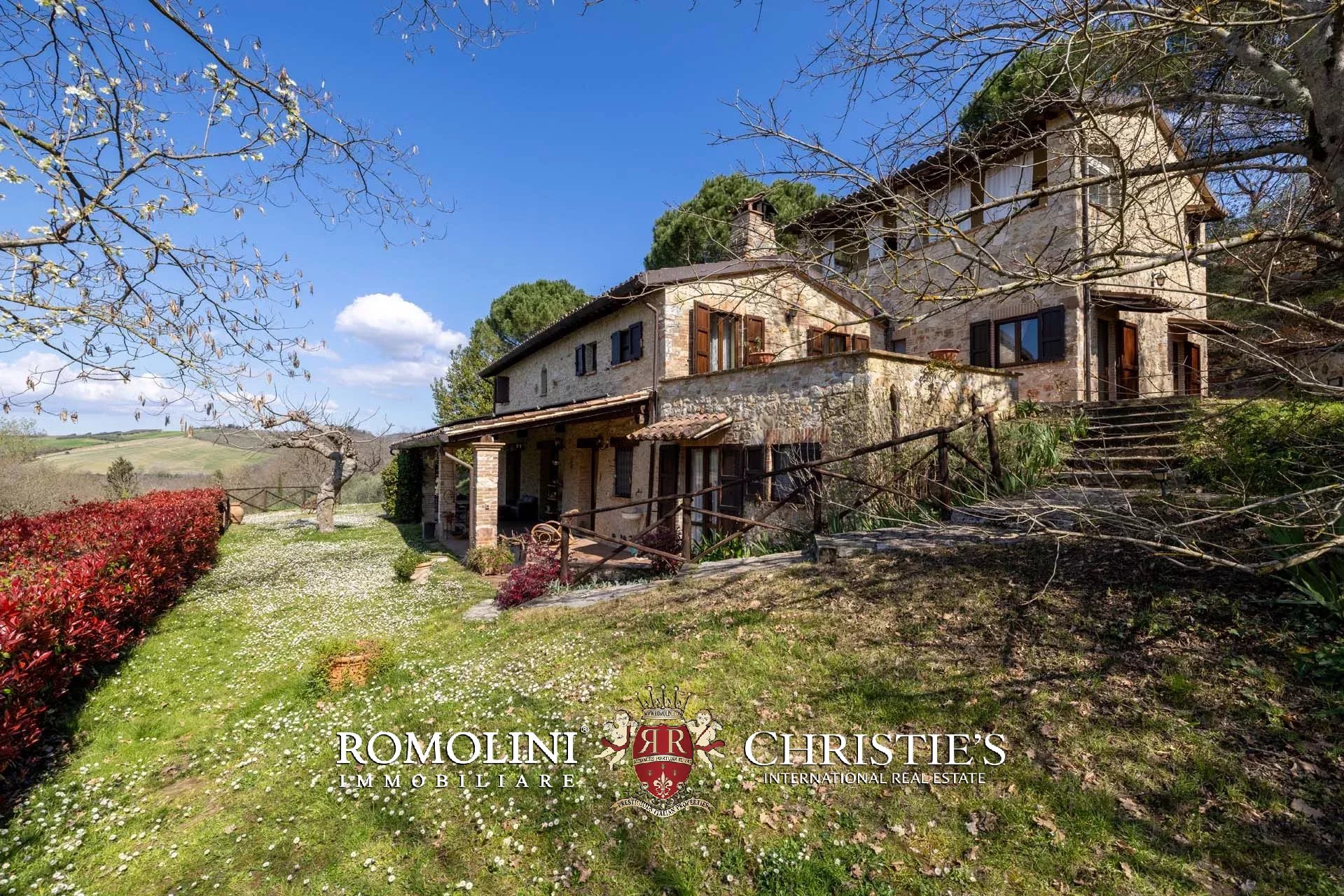 6 Bedroom Villa/Townhouse's Image 23