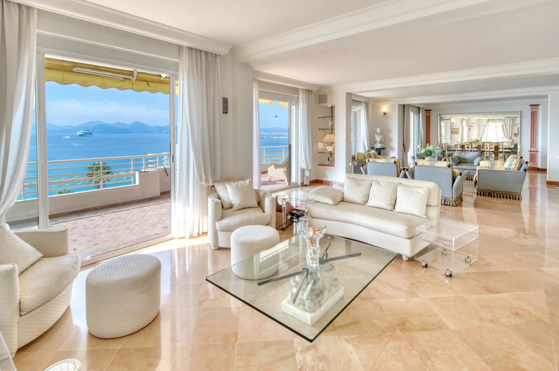 CANNES CROISETTE – APPARTEMENT DE PRESTIGE 270 M² AVEC TERRASSE ET VUE MER PANORAMIQUE