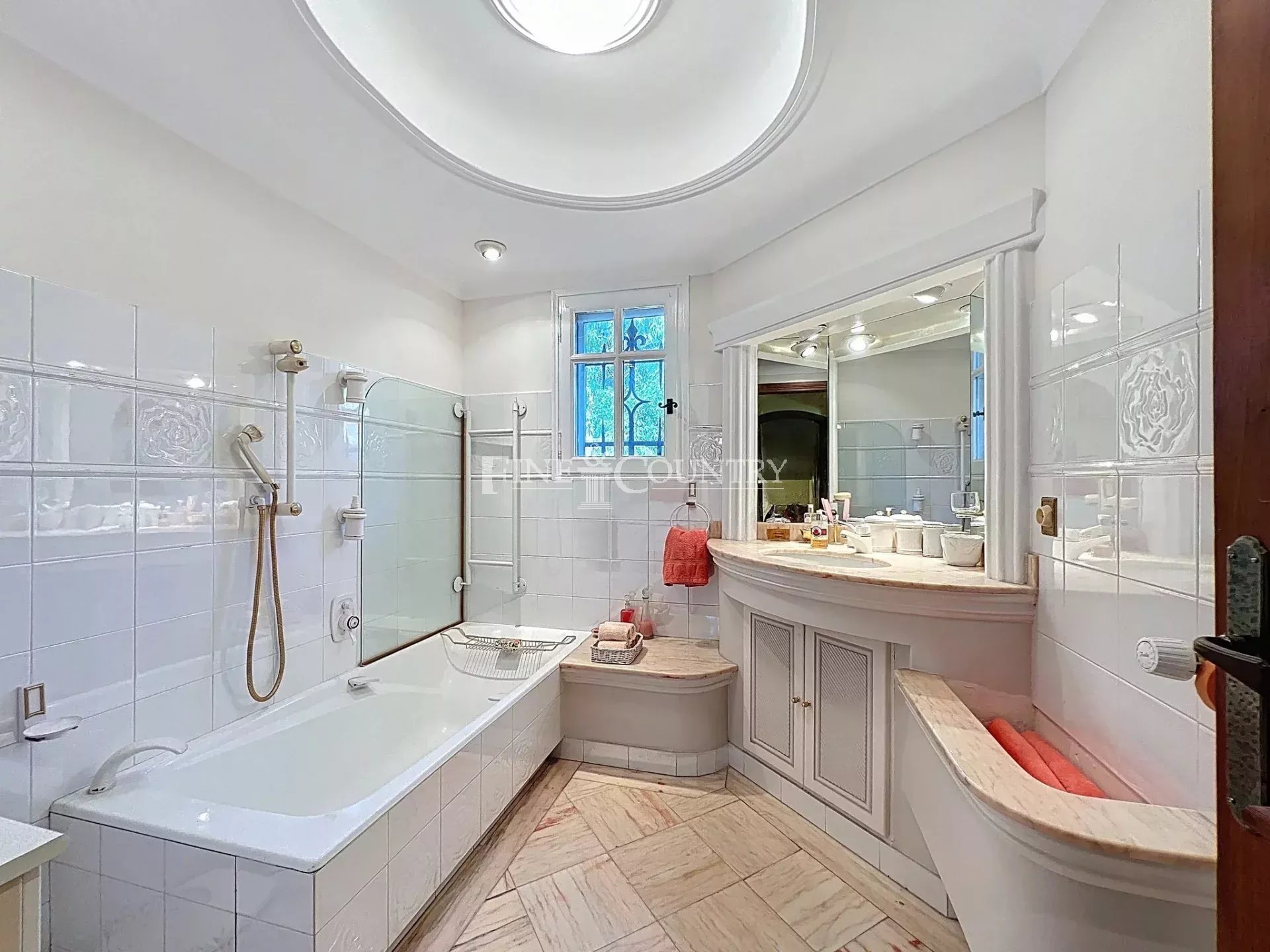 Photo of Provençal villa for sale in Auribeau-sur-Siagne