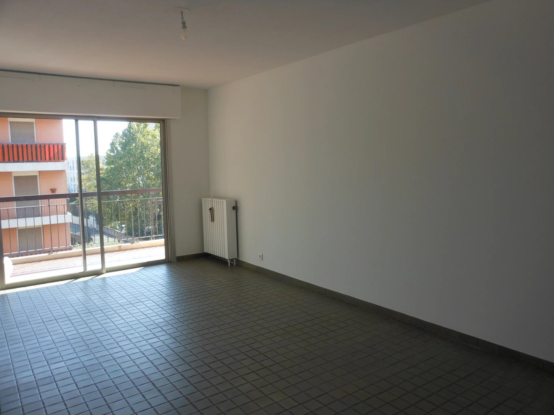 3 PIECES 85.29 M²