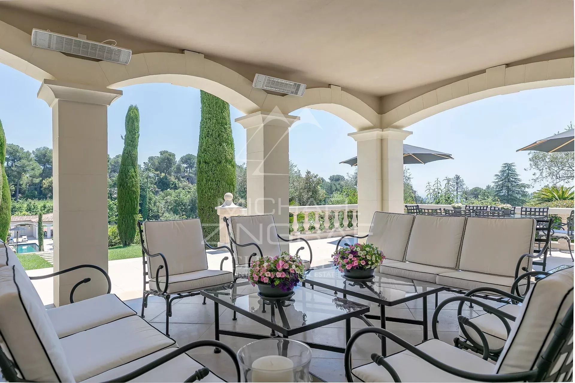 8 Bedroom Villa/Townhouse's Image 6