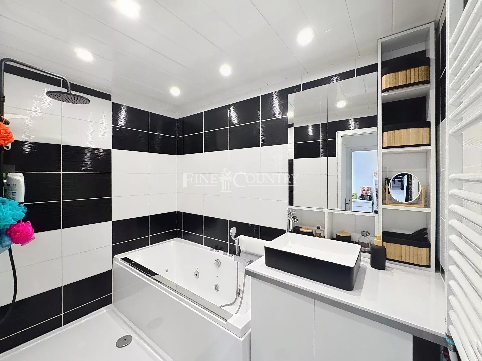 Photo of Apartment for sale with terrace in the heart of Golfe Juan