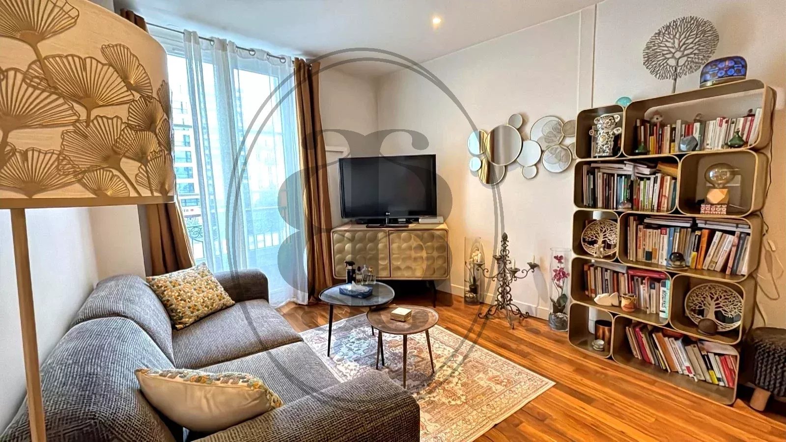 Pont de Neuilly - Elegant 3-room through-hall apartment