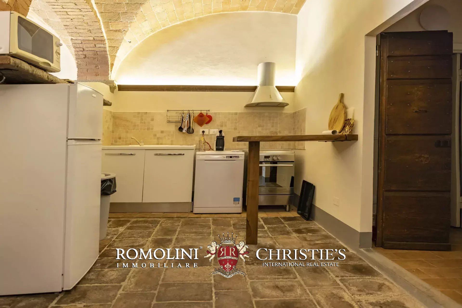 18 Bedroom Villa/Townhouse's Image 37