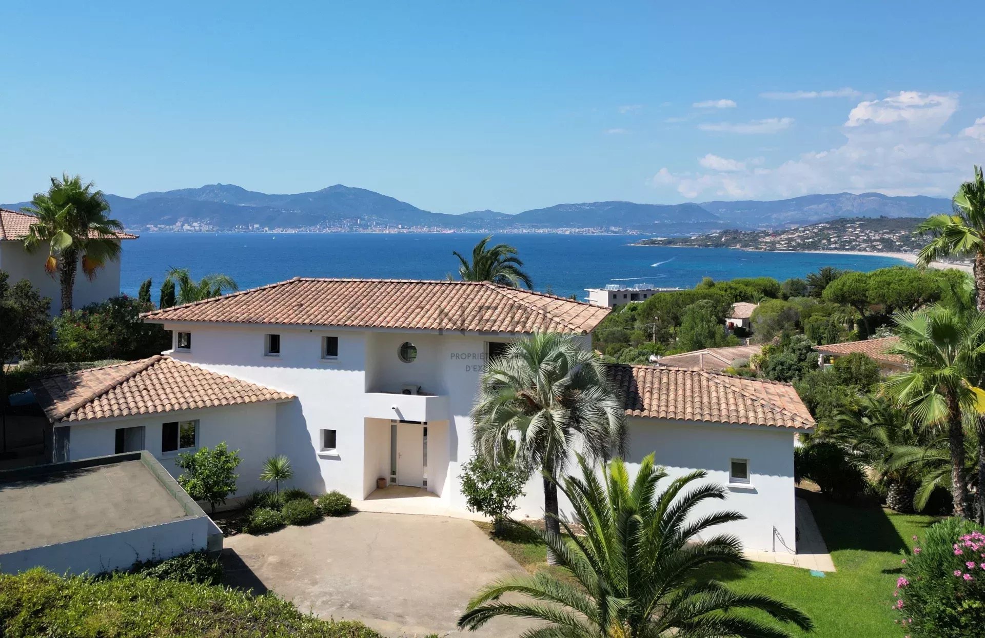 Villa LIMONE // À seulement 600m de la plage