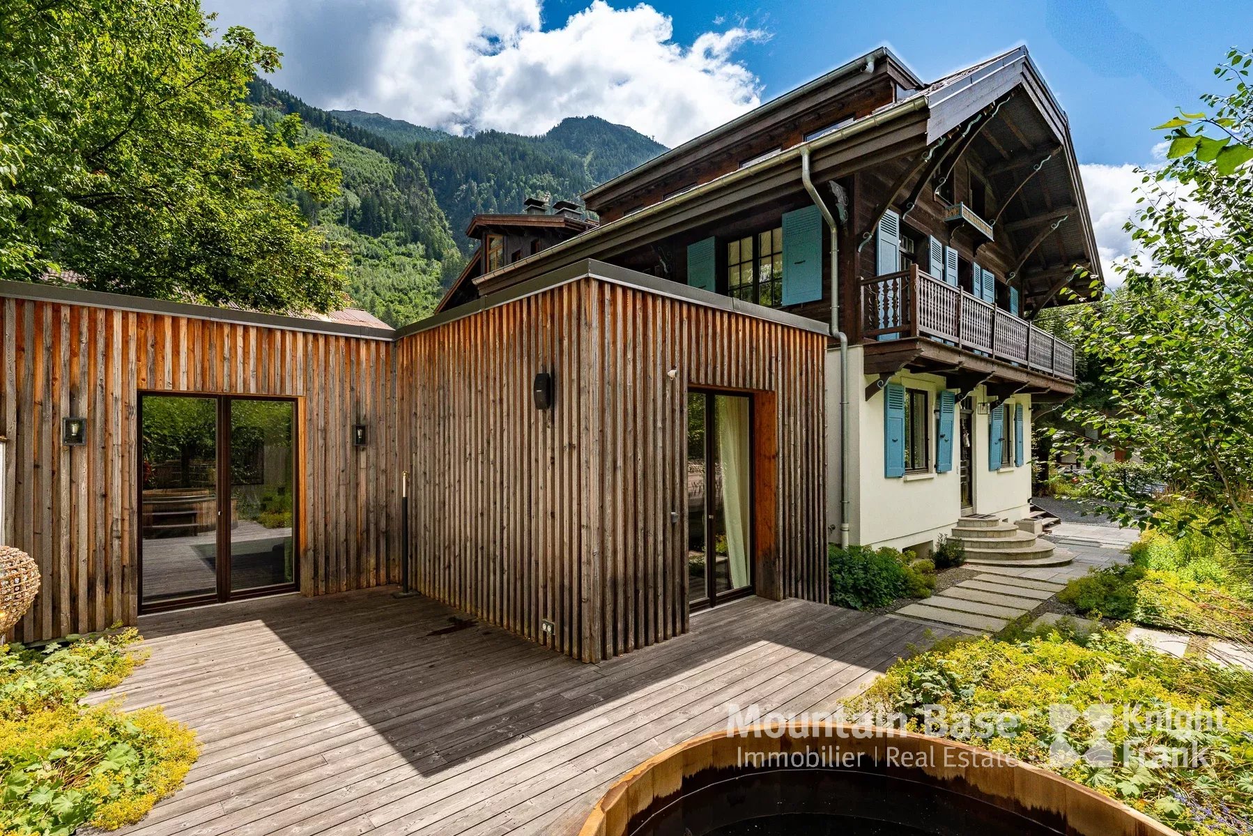 A beautifully renovated, 6-bedroom house in central Chamonix Accommodation in Chamonix