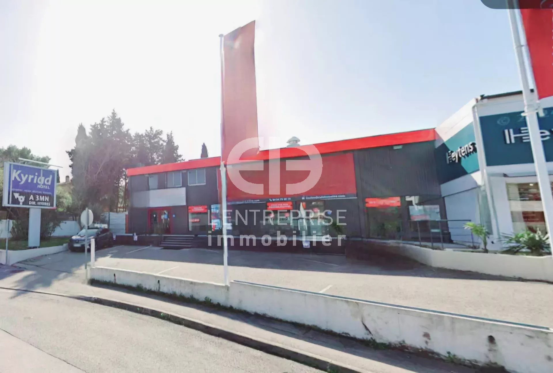 A LOUER 535m² LOCAL COMMERCIAL LA VALETTE  DU VAR