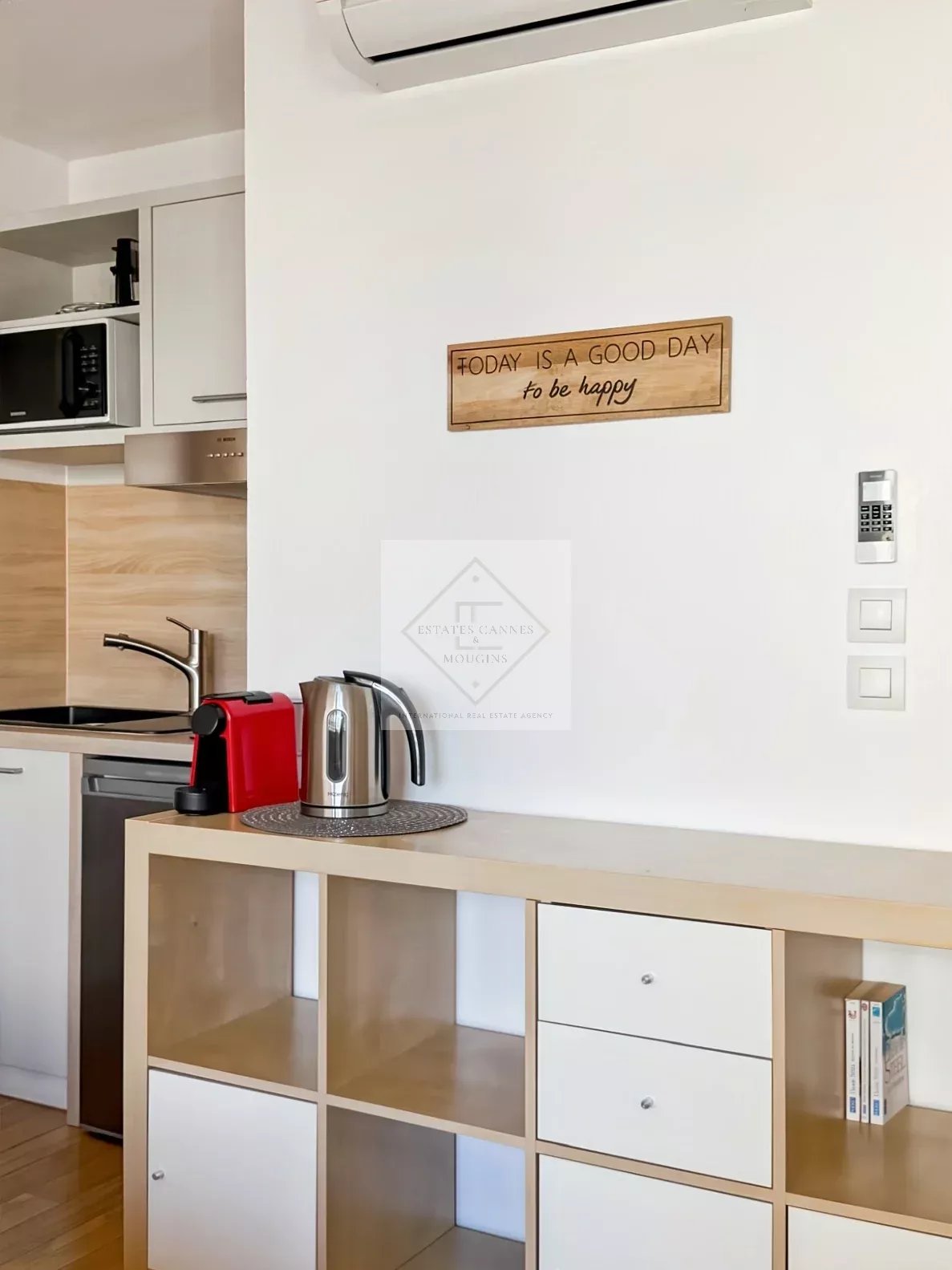 VILLENEUVE-LOUBET PLAGE — STUDIO MEUBLÉ 24 M² AVEC BALCON — PREMIÈRE LIGNE MER — photo 10