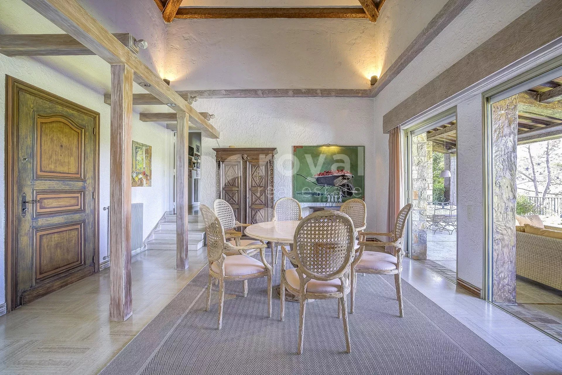 Belle villa en pierres dans un domaine fermé au calme — photo 10