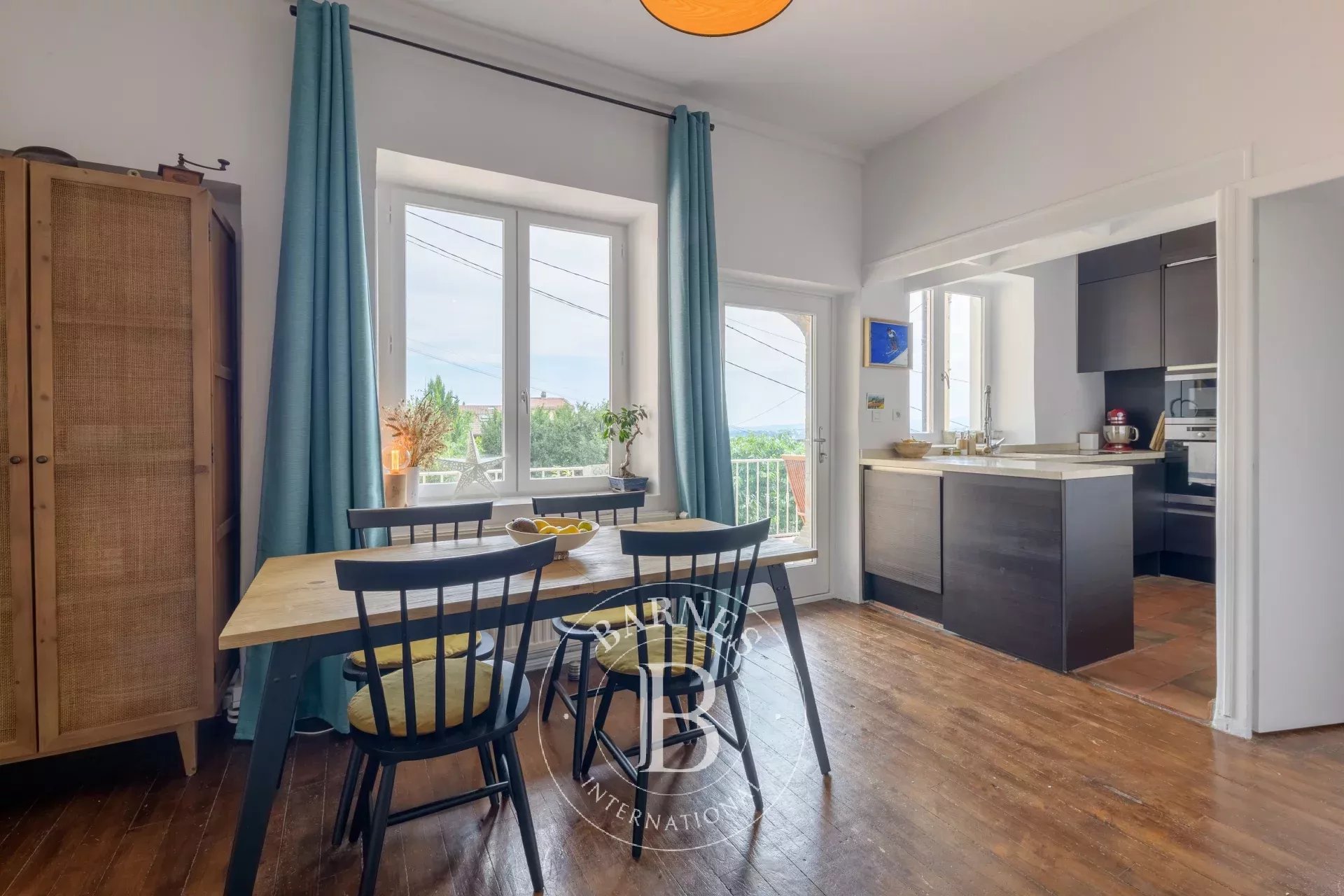 Daire Saint-Cyr-au-Mont-d'Or