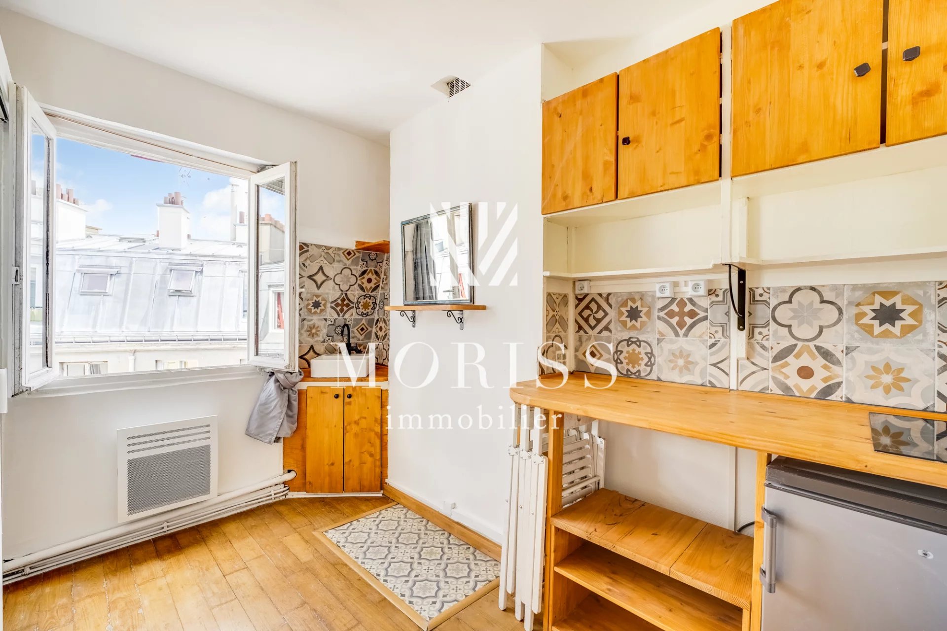 STUDIO - DERNIER ETAGE - 75018 PARIS - Image Array
