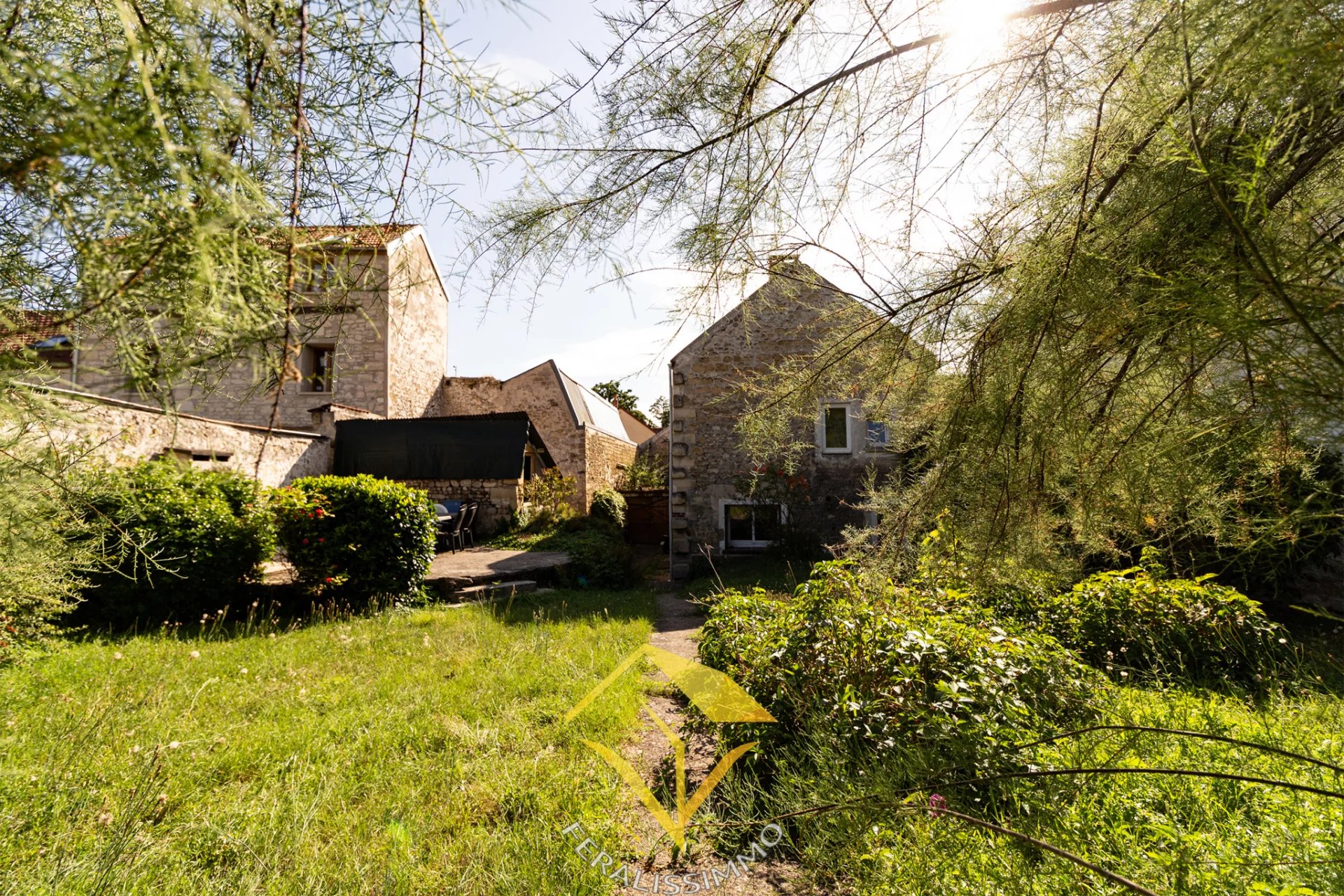 Maison de charme de 5 chambres au coeur du village !