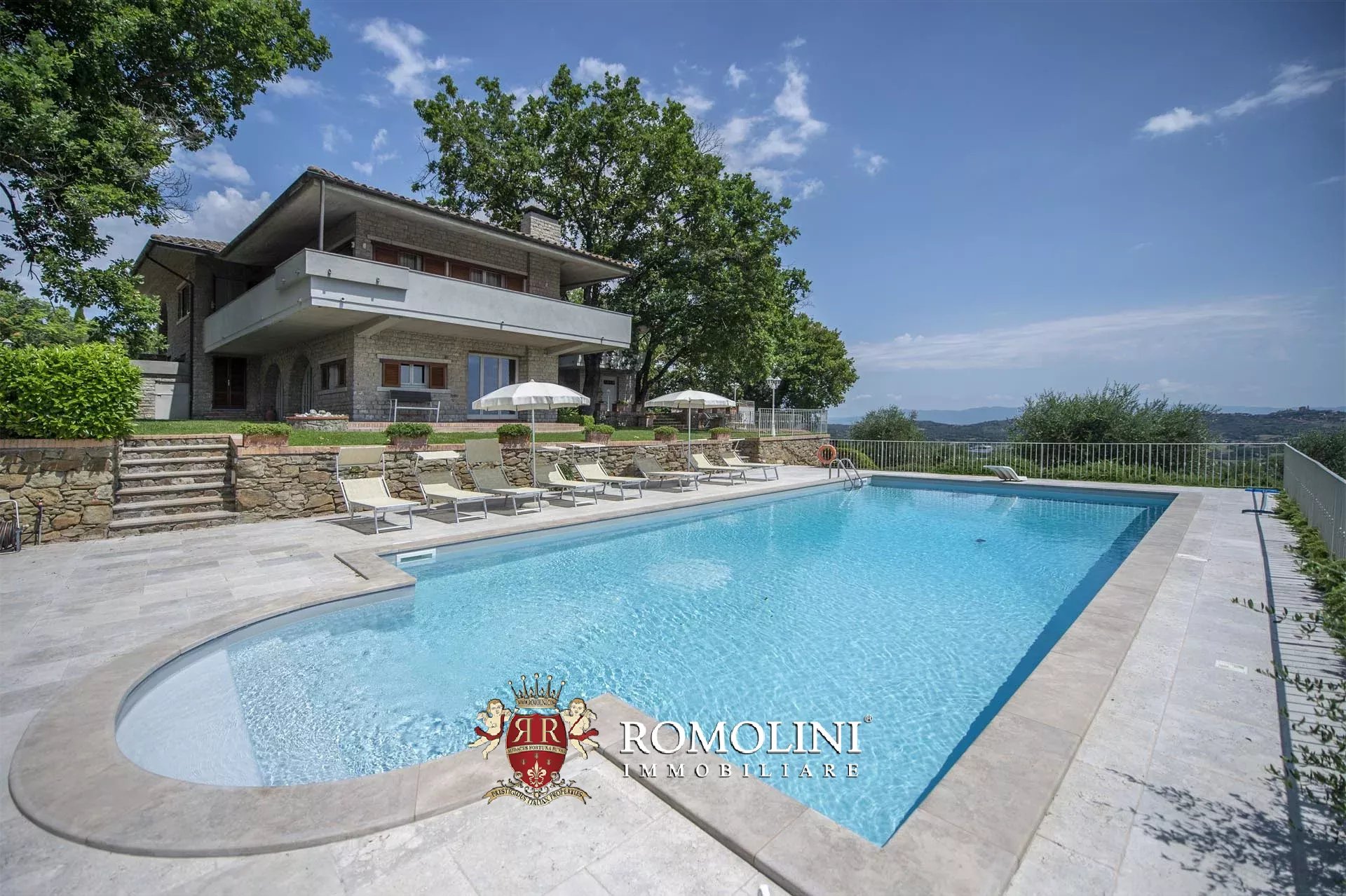 6 Bedroom Villa/Townhouse's Image 9