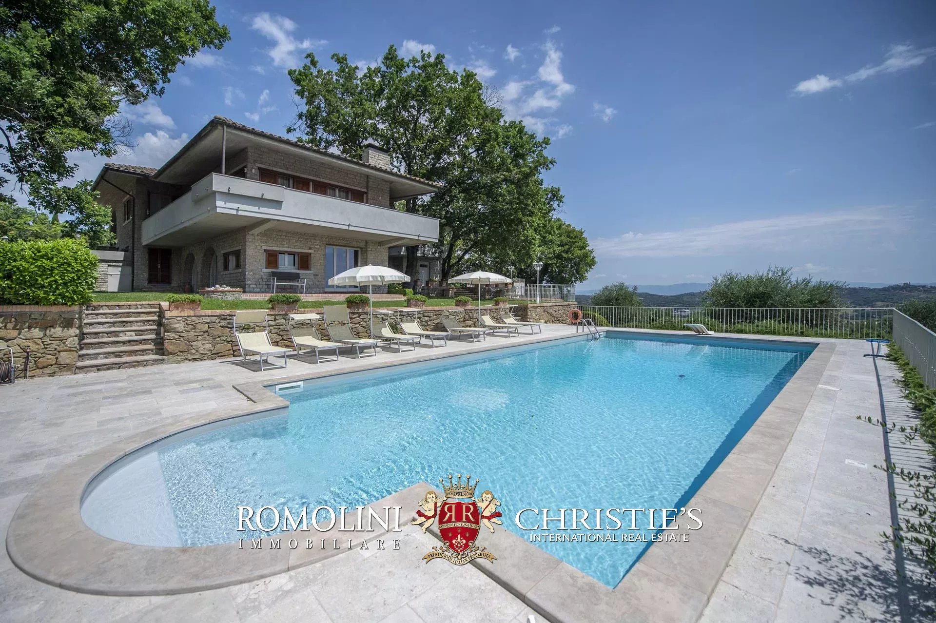 6 Bedroom Villa/Townhouse's Image 9