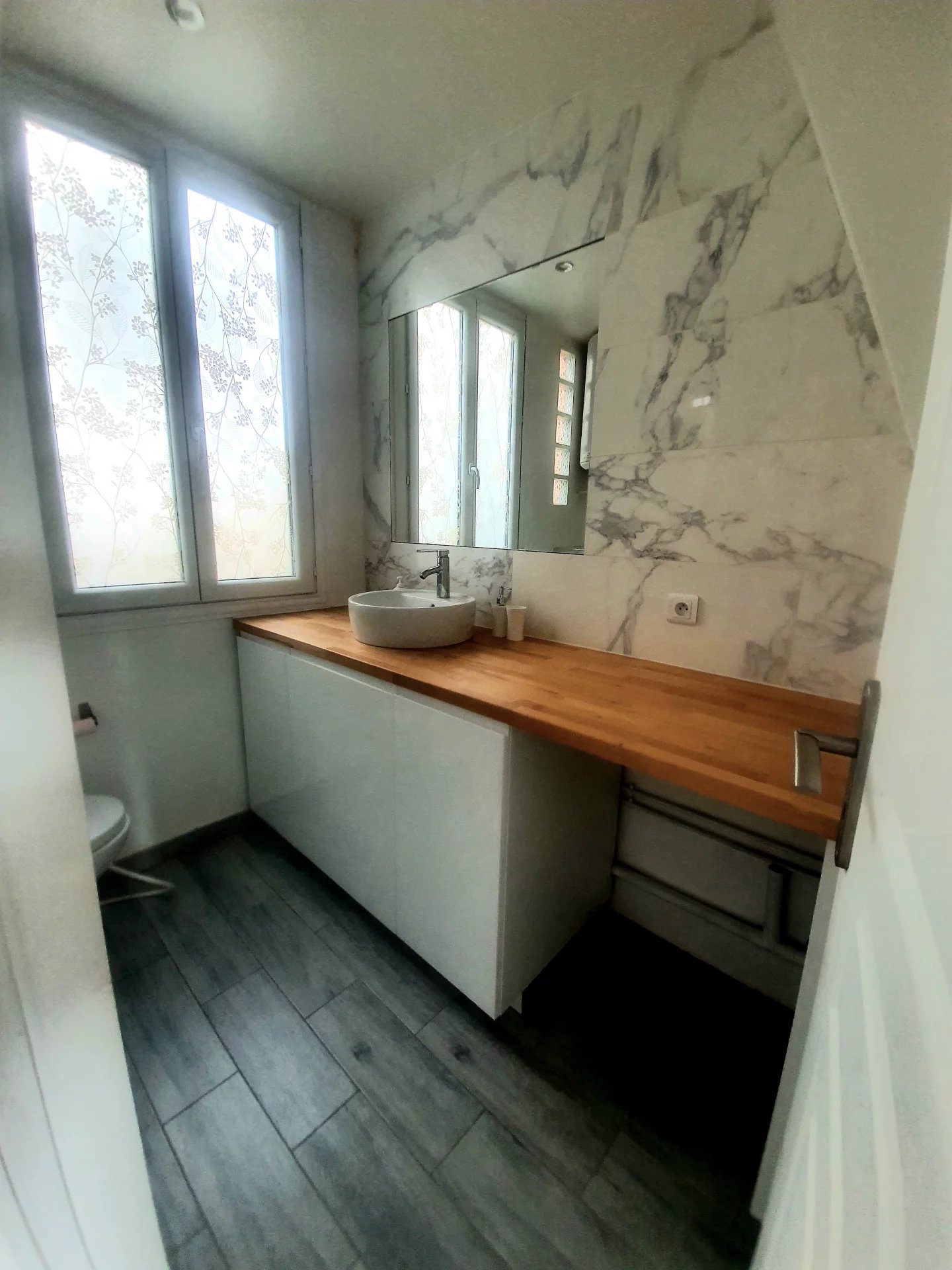 Image d'un appartement 2 pièces à 1356€ à paris 17ème (75017)