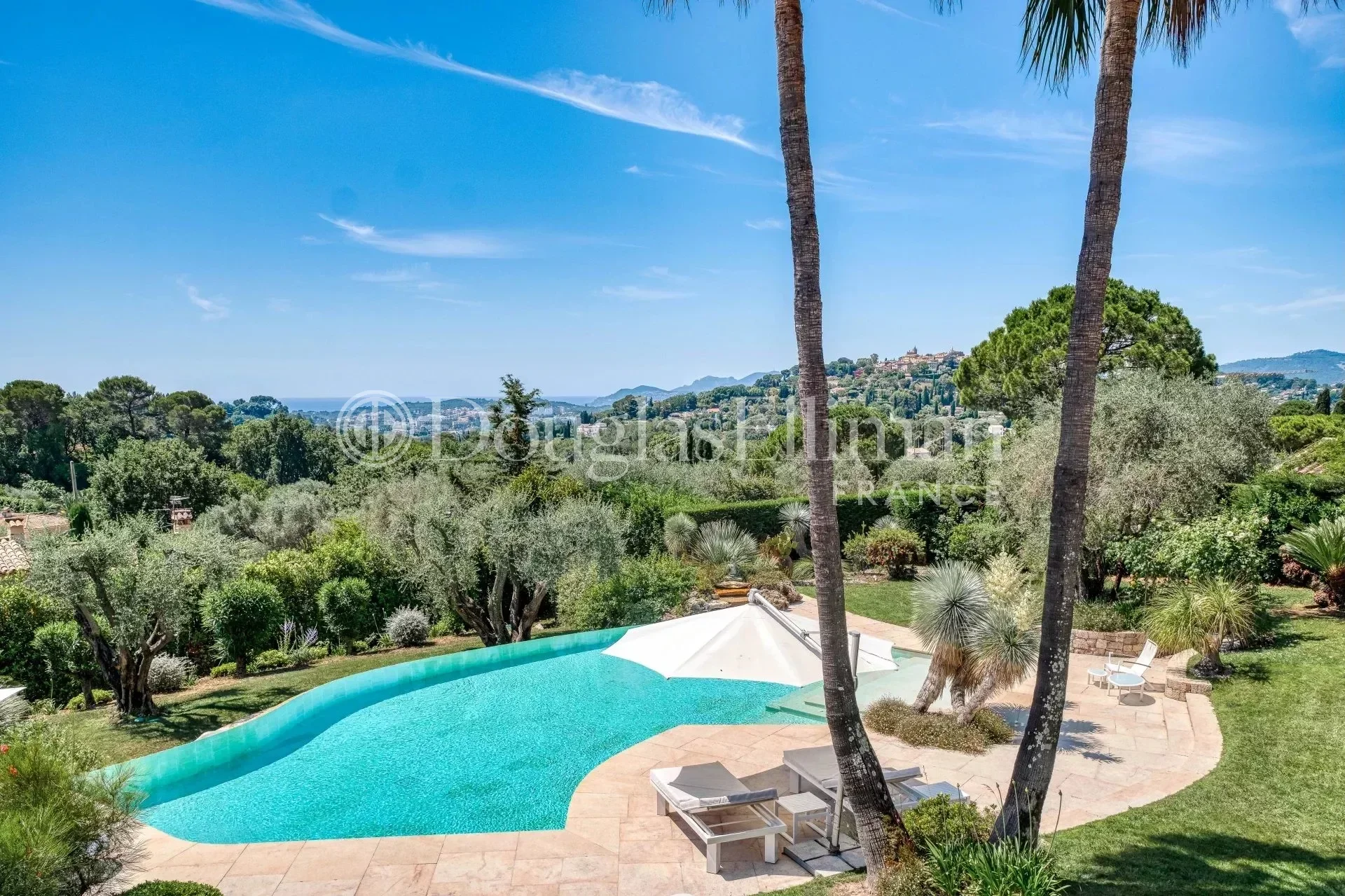 MOUGINS – Exceptionnelle Propriété Provençale avec Vue Panoramique - Image nᵒ3