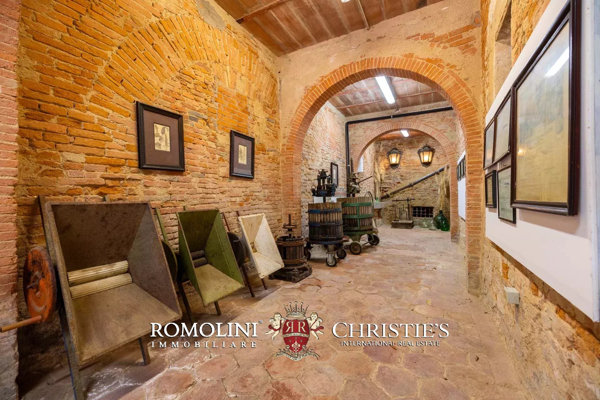 37 Bedroom Villa/Townhouse's Image 109