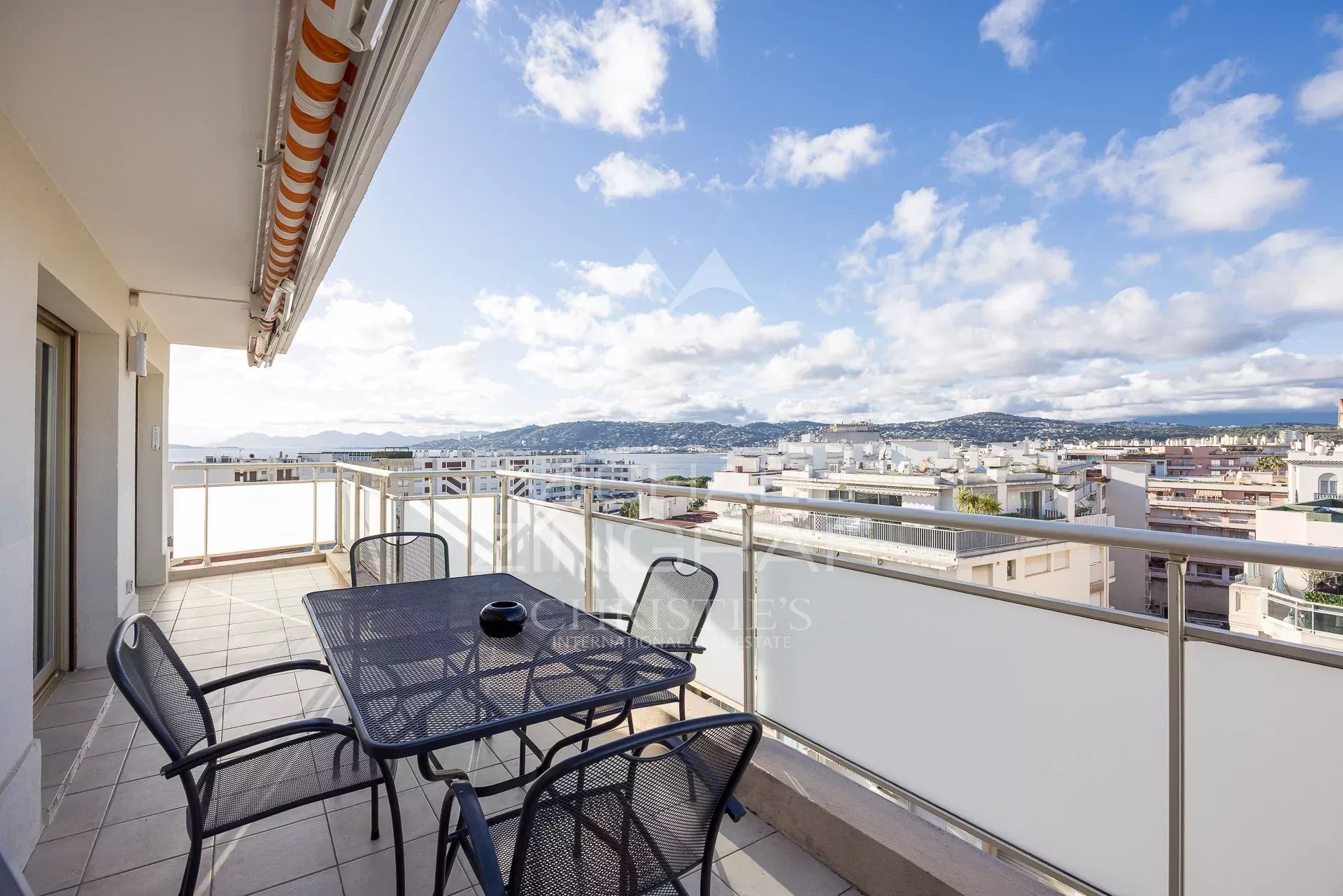 3 Bedroom Apartment/Flat's Image 11