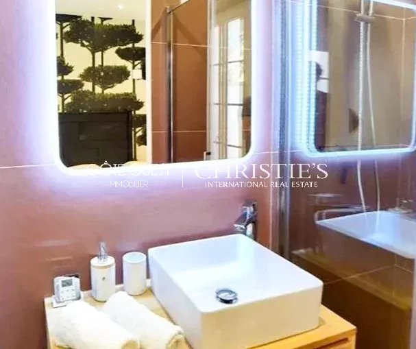 6 Bedroom Villa/Townhouse's Image 11