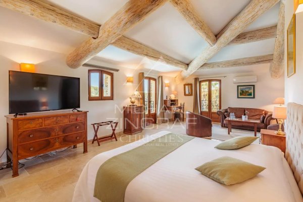 An Exceptional Provençal Estate — photo 7
