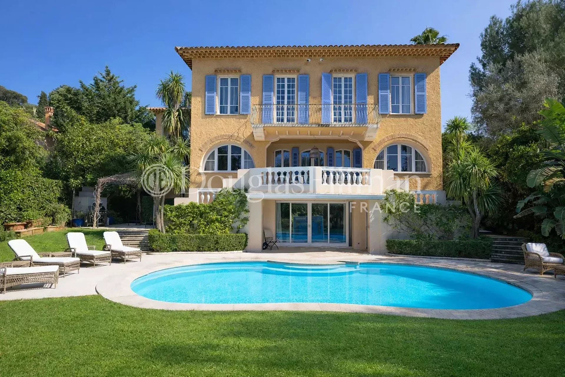 SAINT-JEAN-CAP-FERRAT — Une propriété d’exception à deux pas de la plage - Image nᵒ3