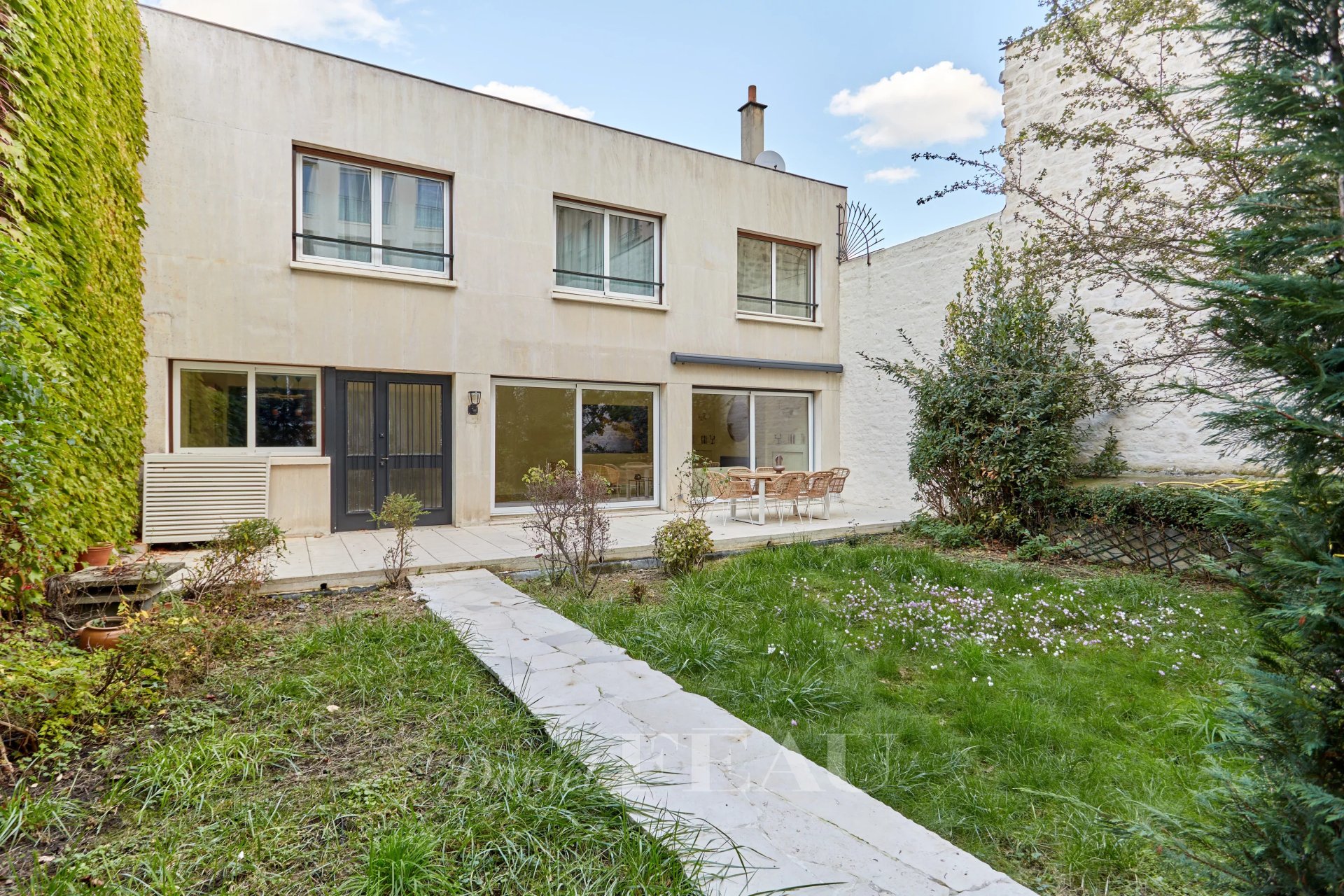 3 Bedroom Villa/Townhouse's Image 26