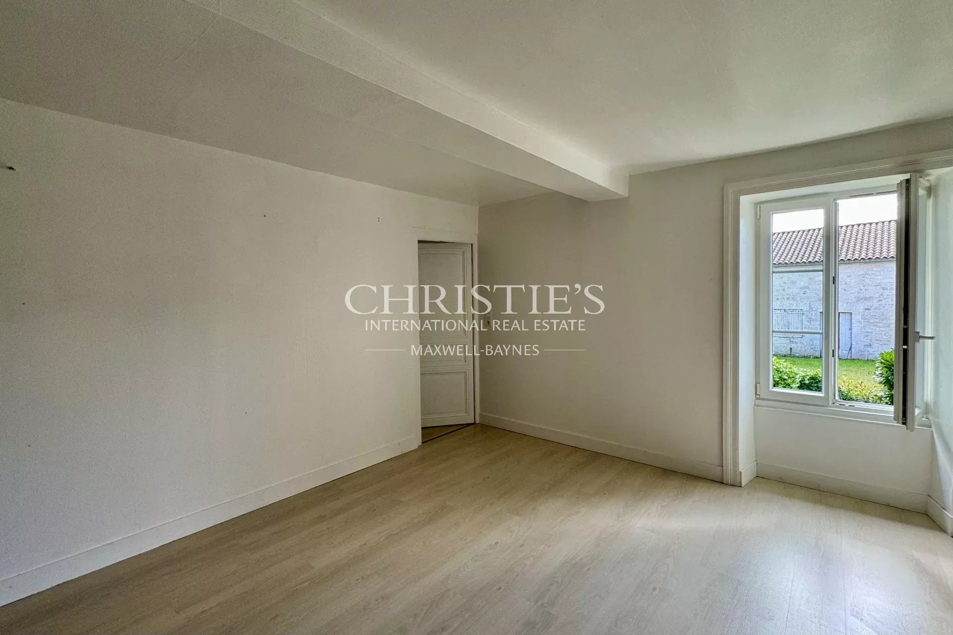 11 Bedroom Villa/Townhouse's Image 31