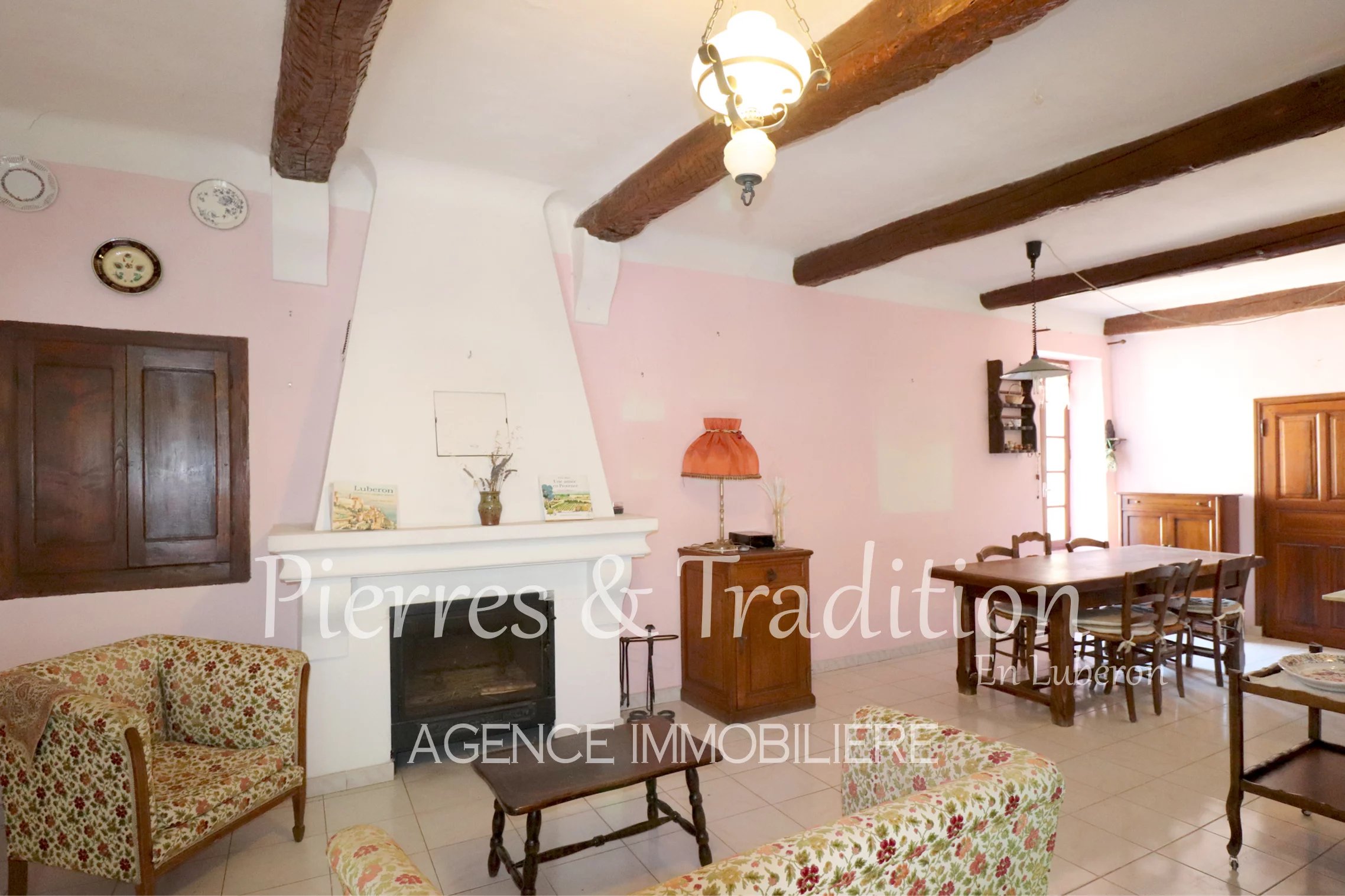 Luberon, Céreste, pretty village house with terrace