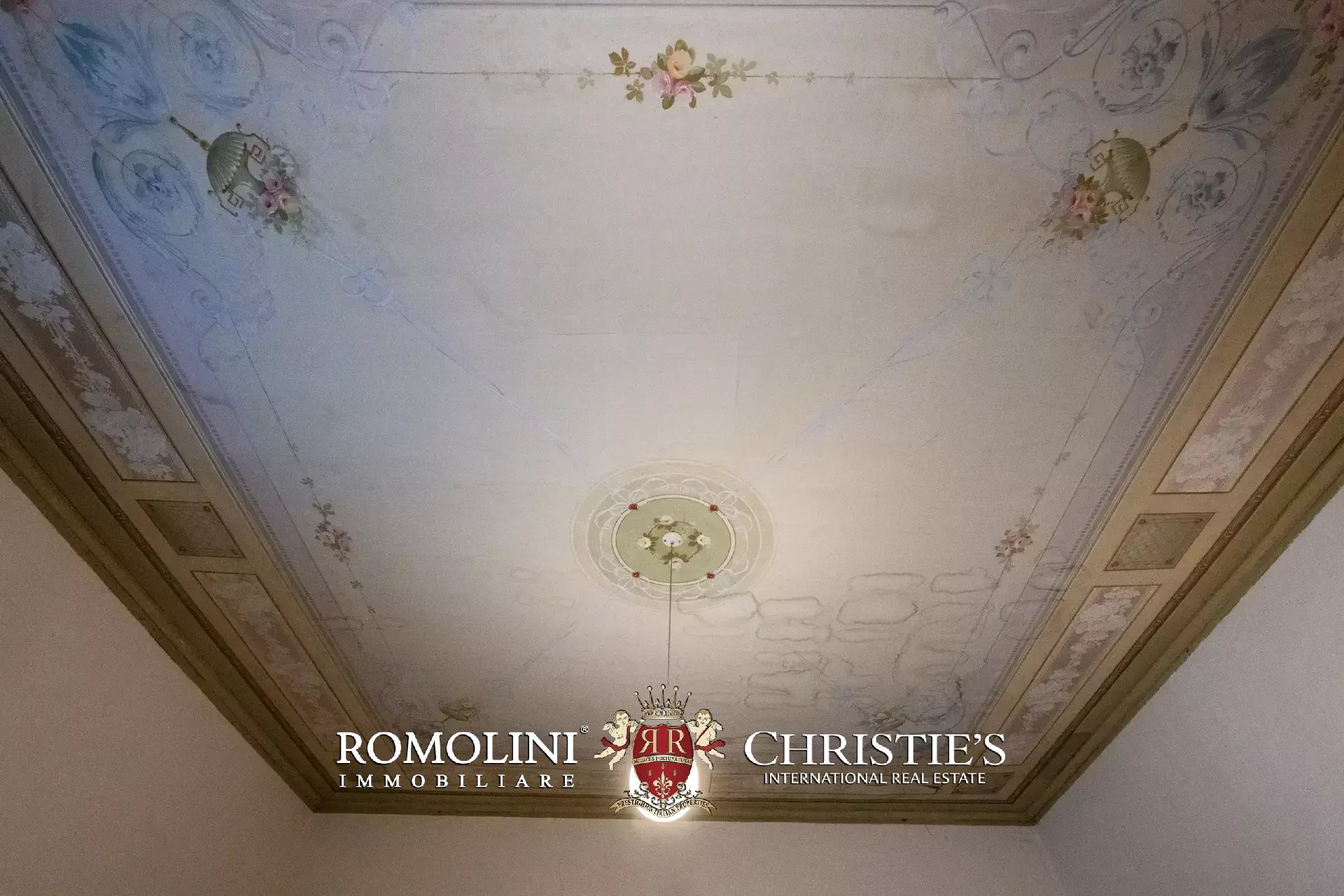 17 Bedroom Villa/Townhouse's Image 32