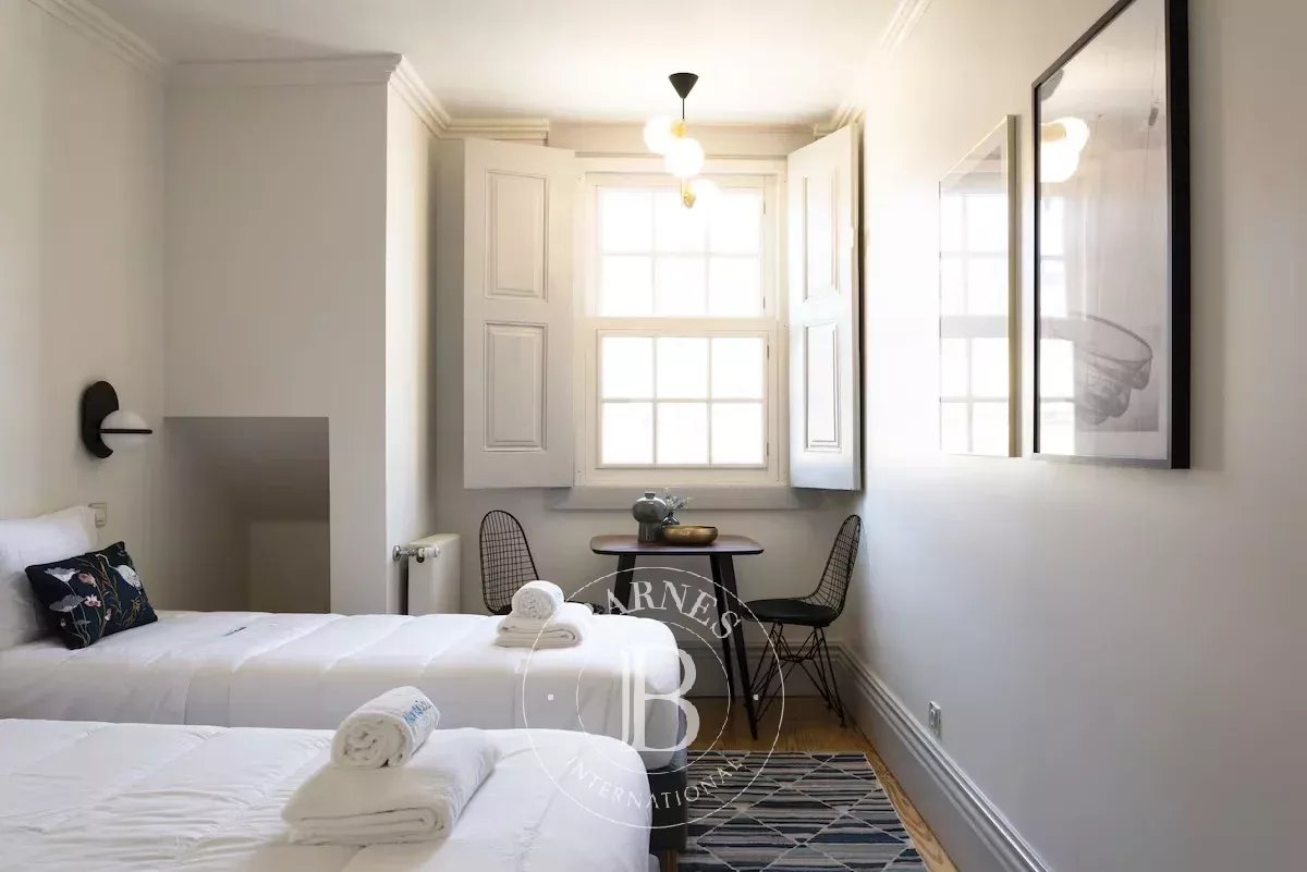 Porto Low-Rise Building