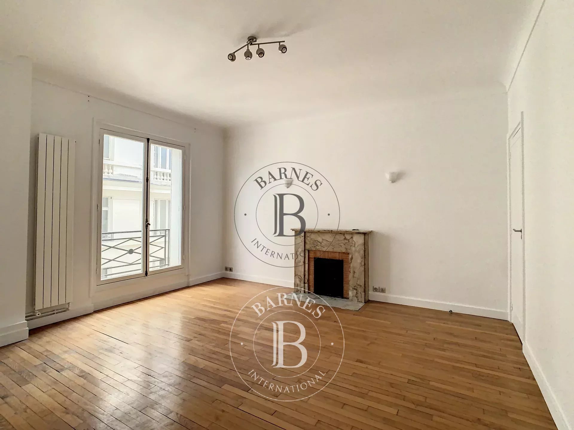 Daire Paris 8ème - picture 10