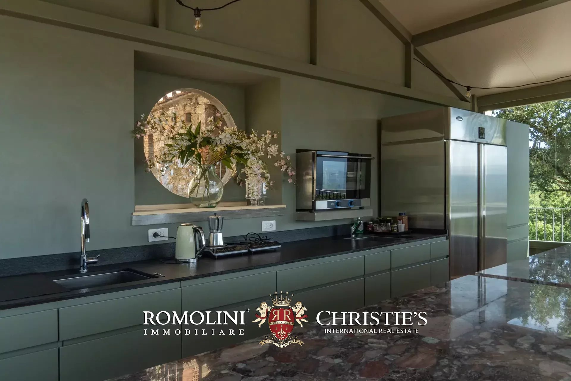 10 Bedroom Villa/Townhouse's Image 46