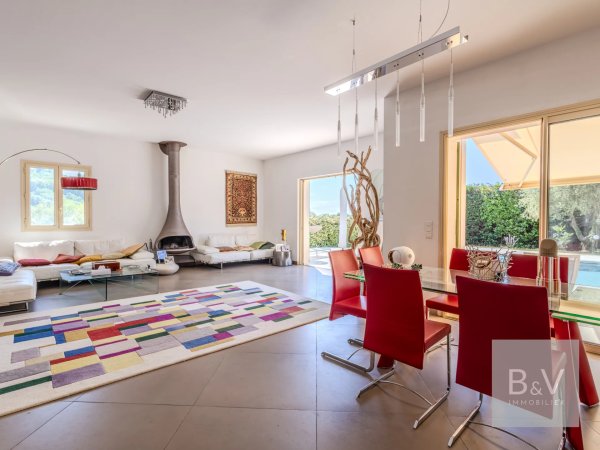 4-Bedroom Villa in Grasse — photo 2