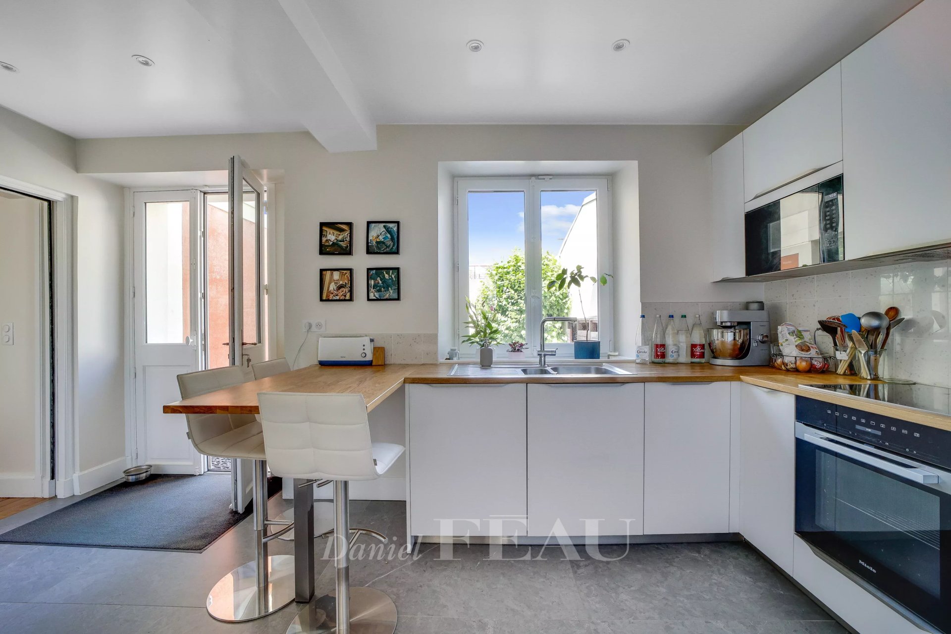 4 Bedroom Villa/Townhouse's Image 3