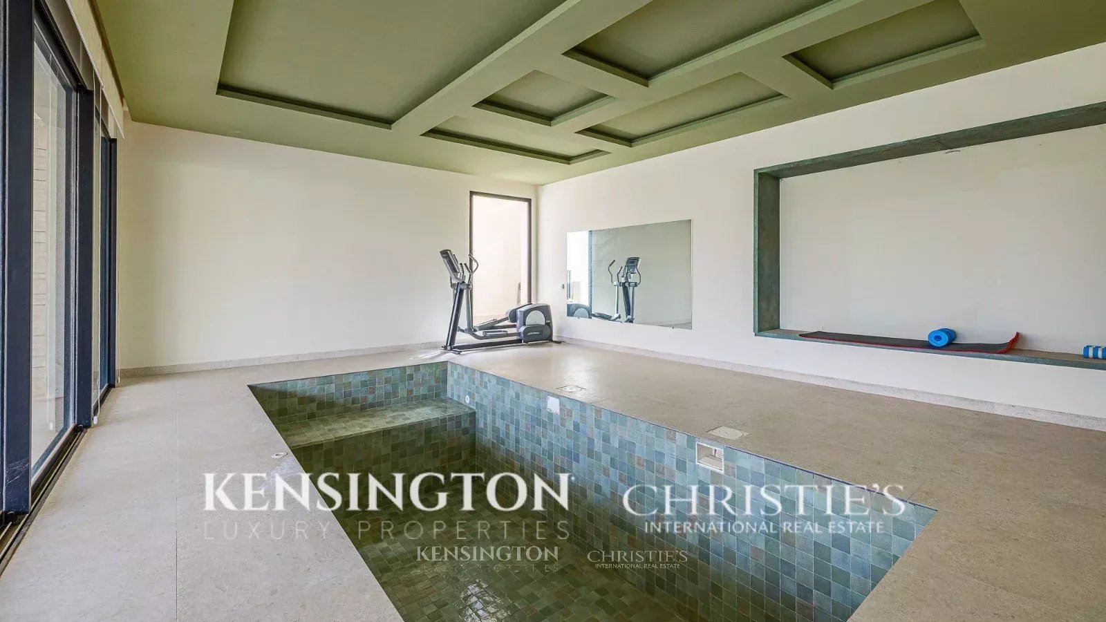 4 Bedroom Villa/Townhouse's Image 38