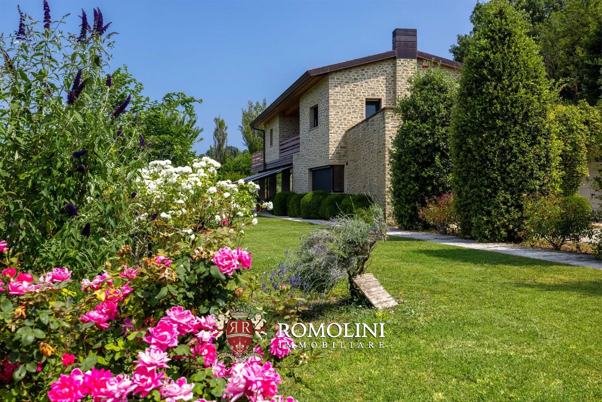 5 Bedroom Villa/Townhouse's Image 12