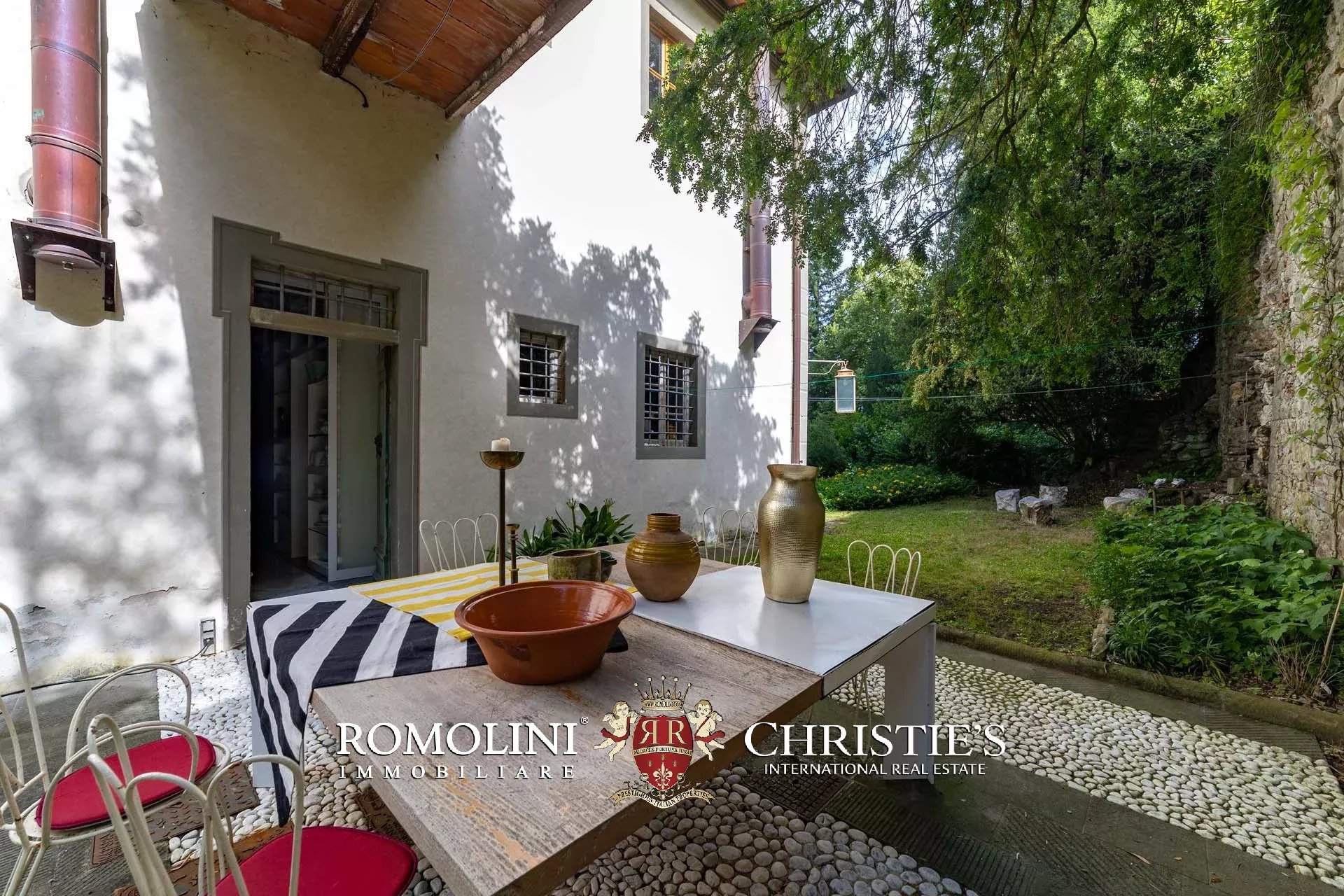 11 Bedroom Villa/Townhouse's Image 4