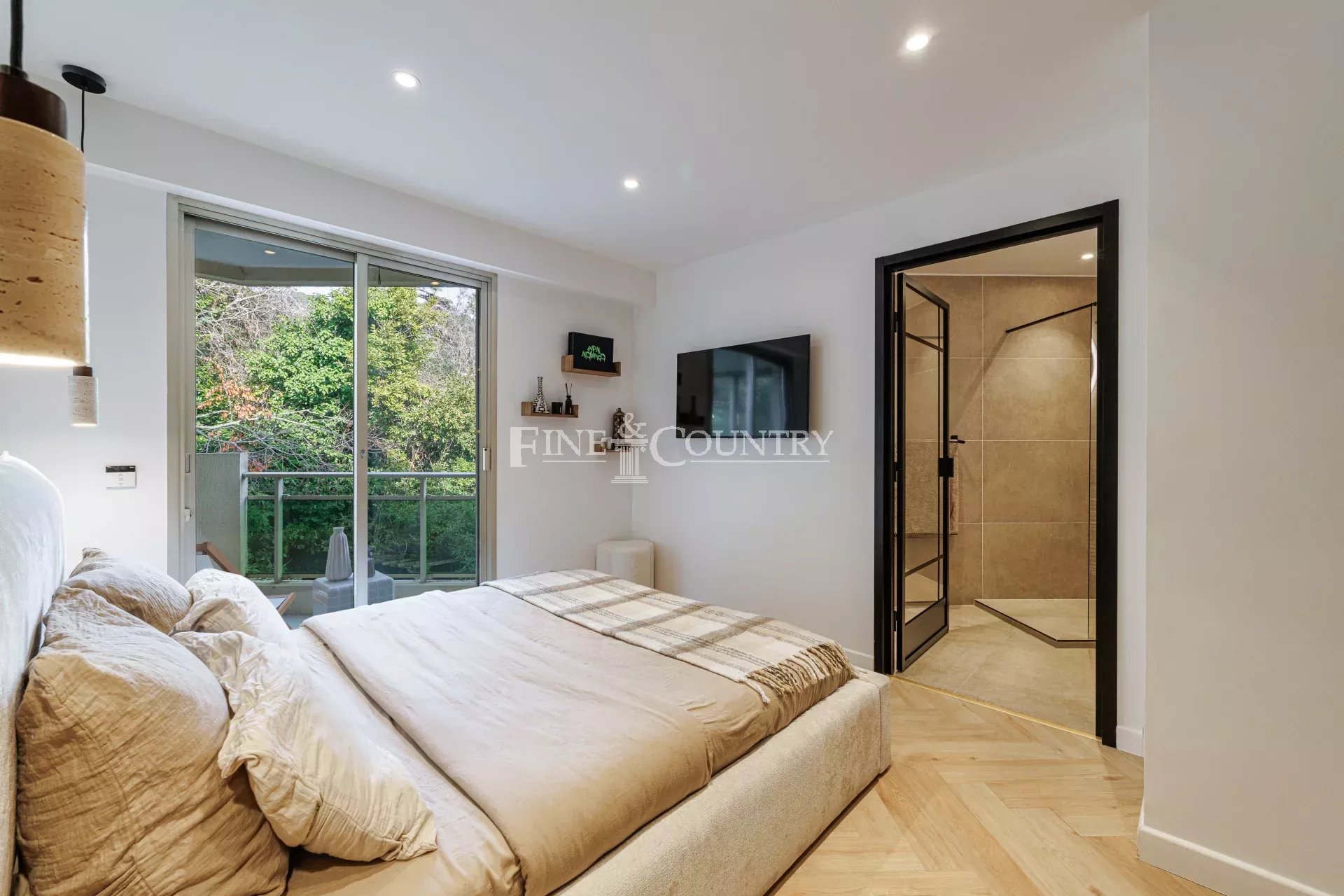 Photo of For Sale – 2-Bedroom Apartment – Cannes Montrose