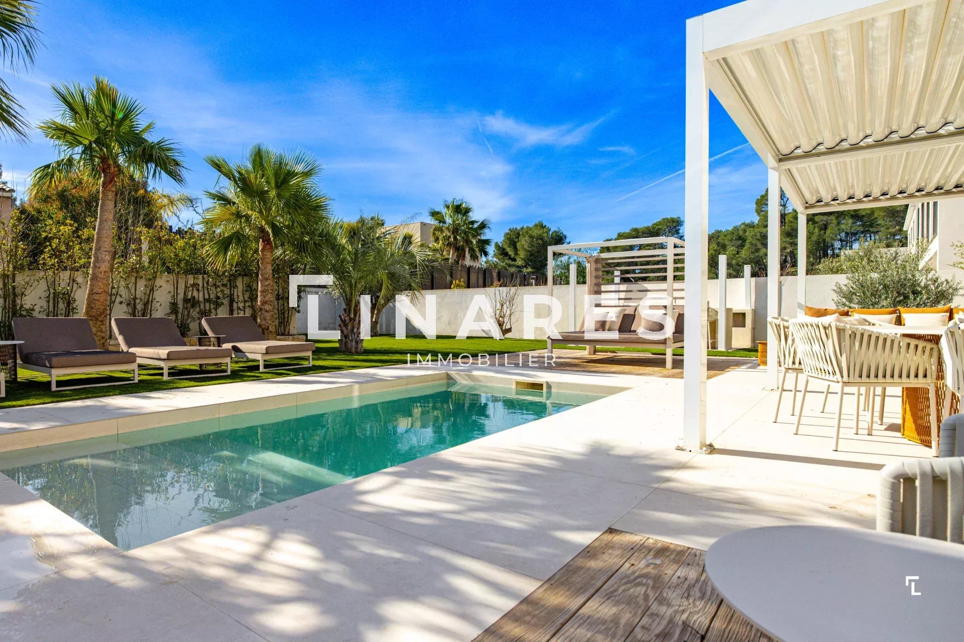 LA CALIFORNIENNE - Villa T5/6 de 189 m2 avec piscine -13009