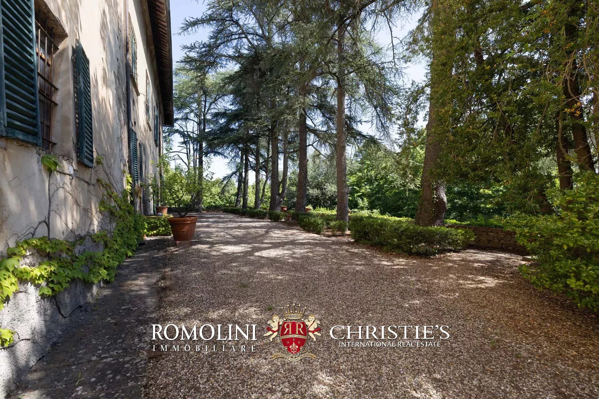 33 Bedroom Vineyard's Image 18