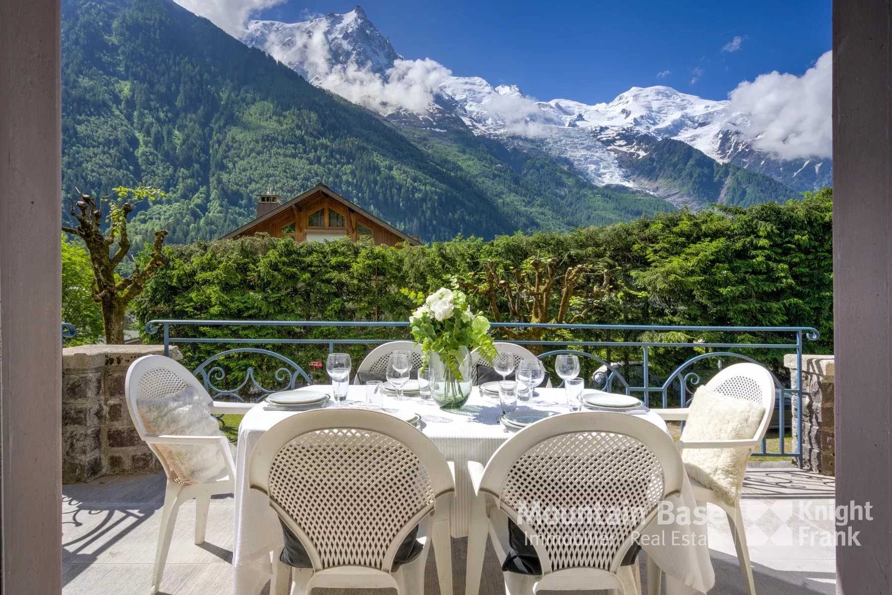 Photo of 1920s period-style, 6-bedroom house with pool in central Chamonix