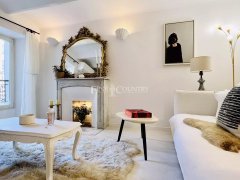 Luxury 3-Bedroom Bourgeois Apartment for Sale in Cannes Banane — photo 1 of 7